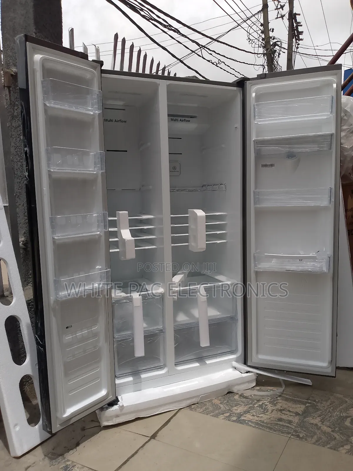 New Inverter Hisense 529 Litre Fridge & Freezer > Dispenser