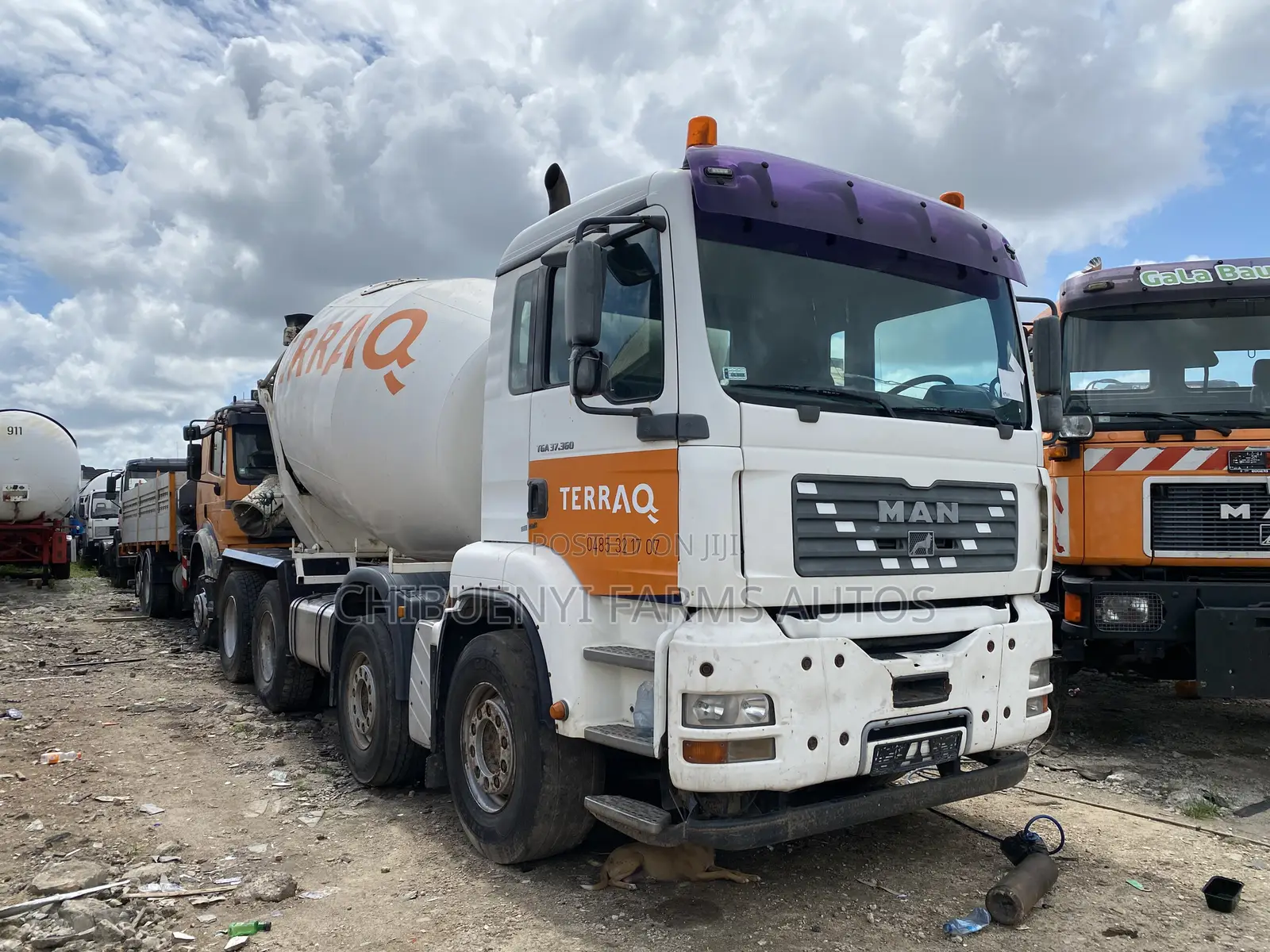 CONCRETE MIXER 12tyres (10-Cubic)