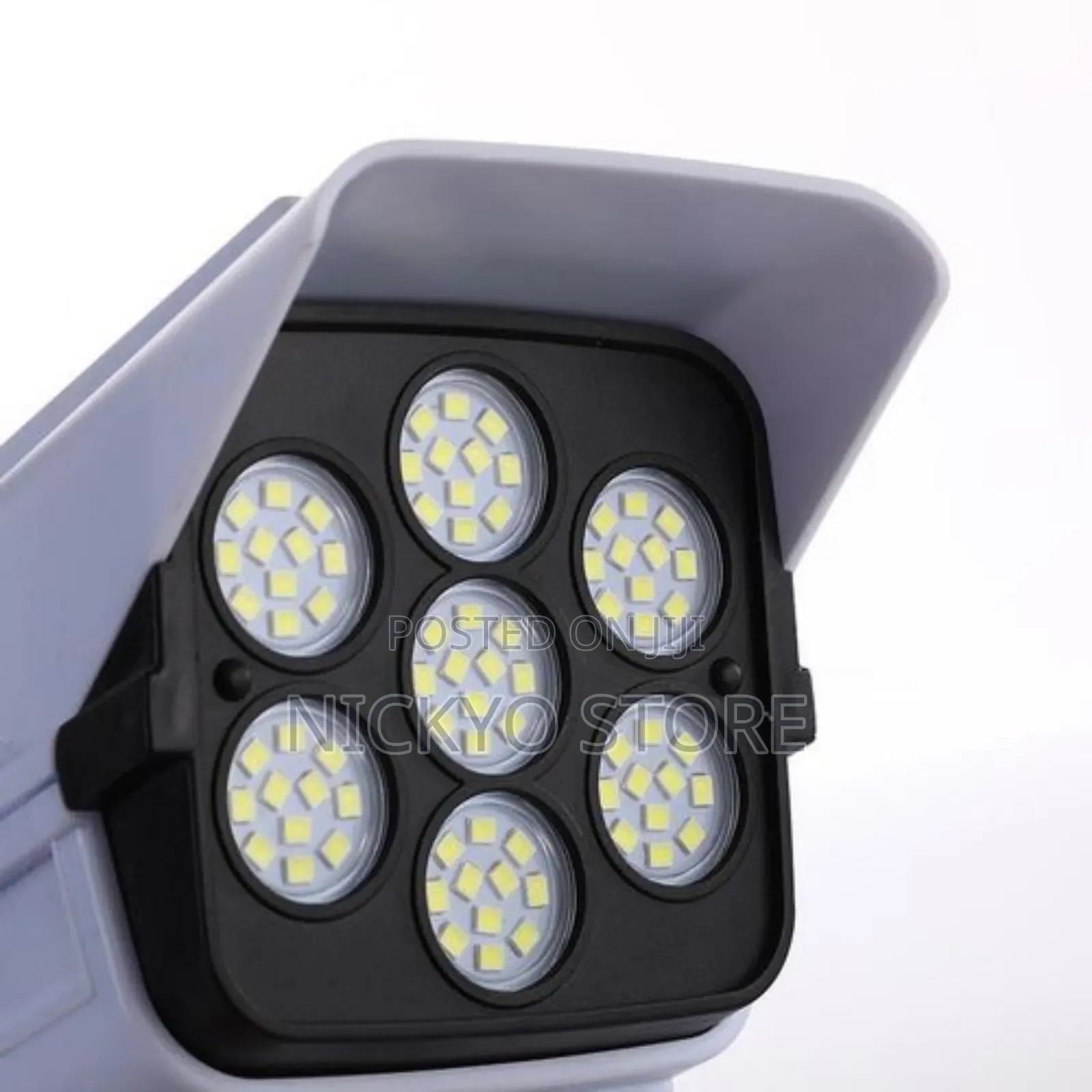 Solar-Powered Security/Dusk‐To‐Dawn Led Floodlight