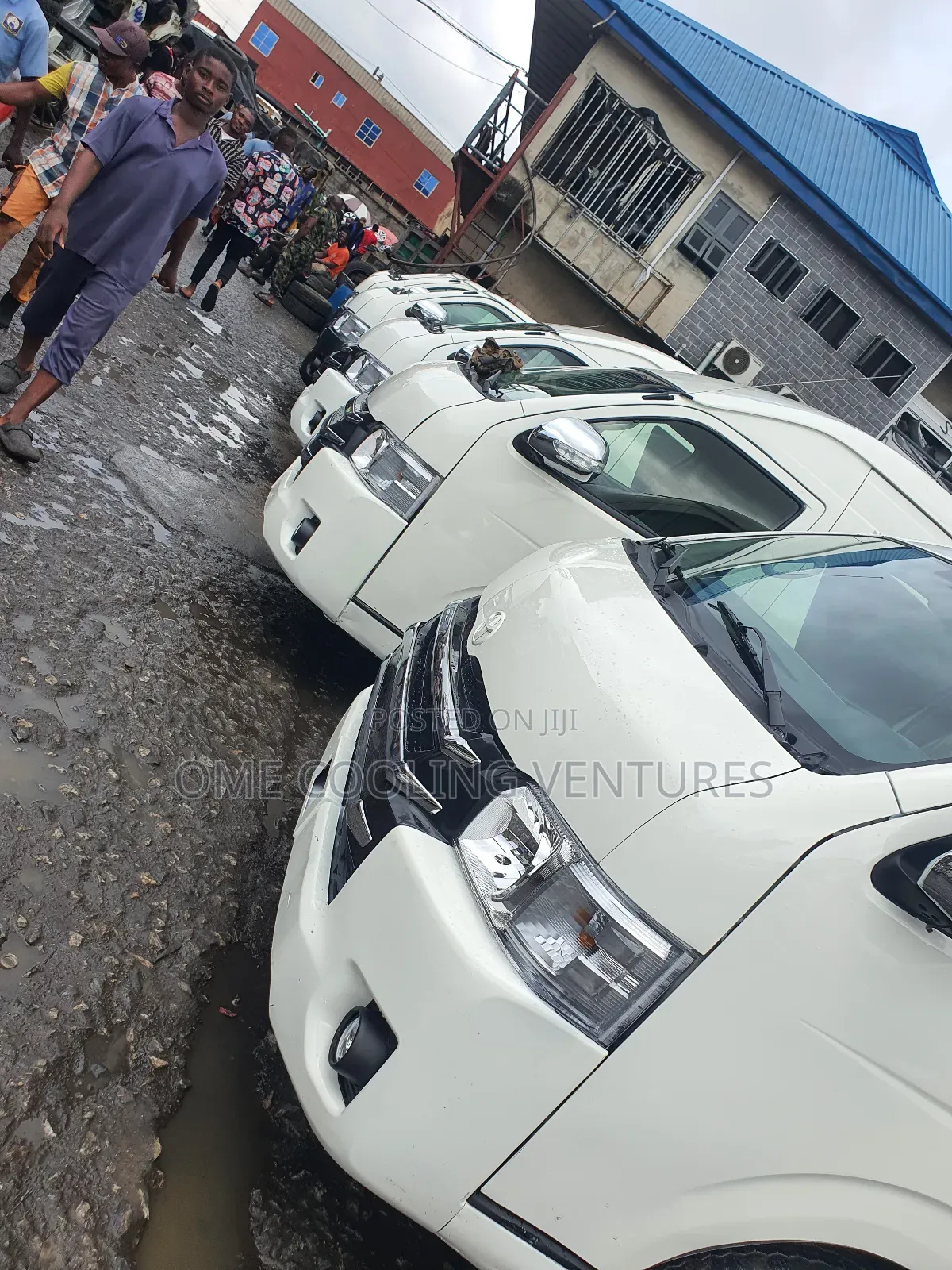 Tokunbo Hummer Bus Is Available For Sale In Good Condition