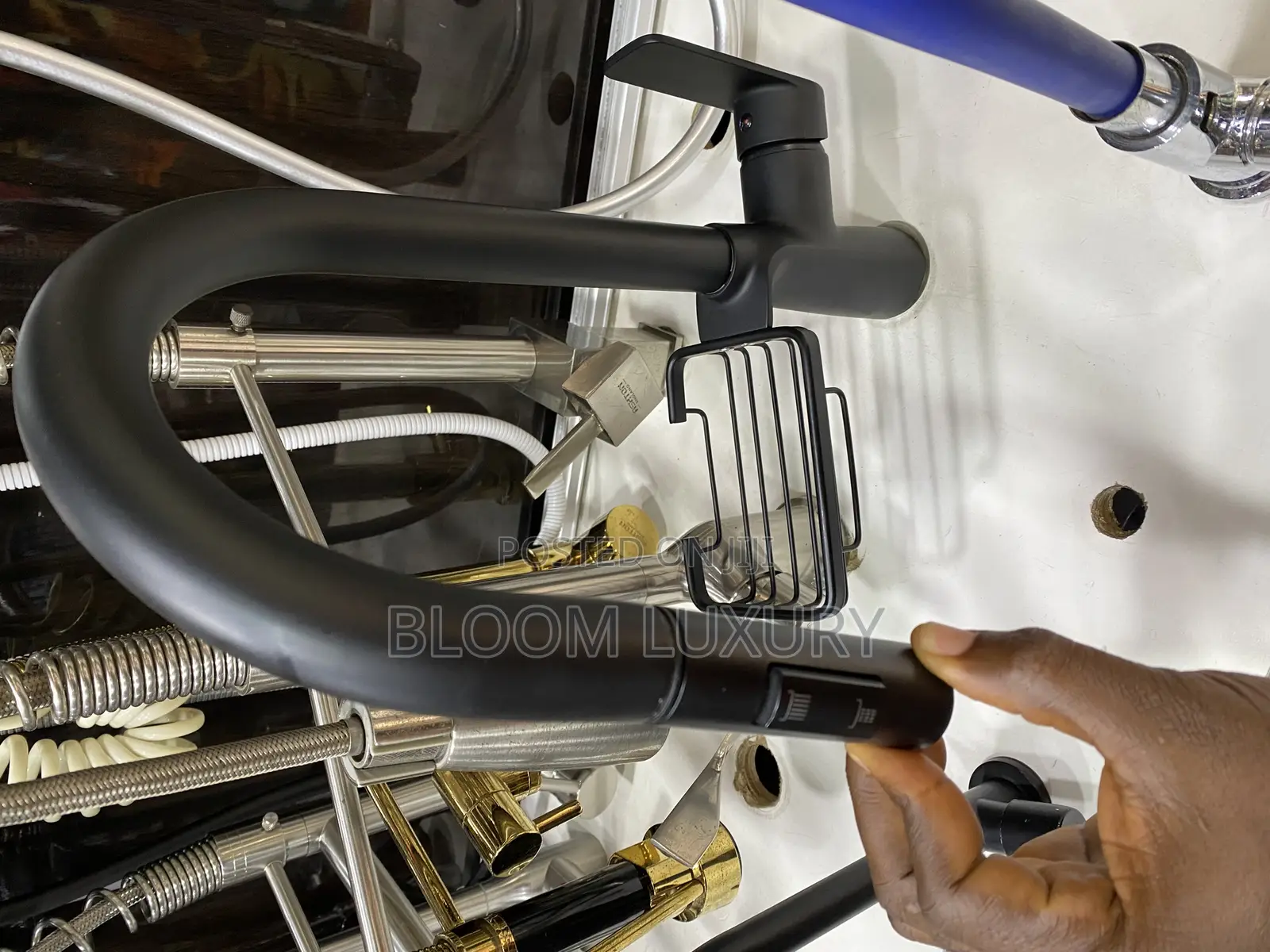 Matte Black Kitchen Sink Mixer Faucet With Pull Out Sprayer.