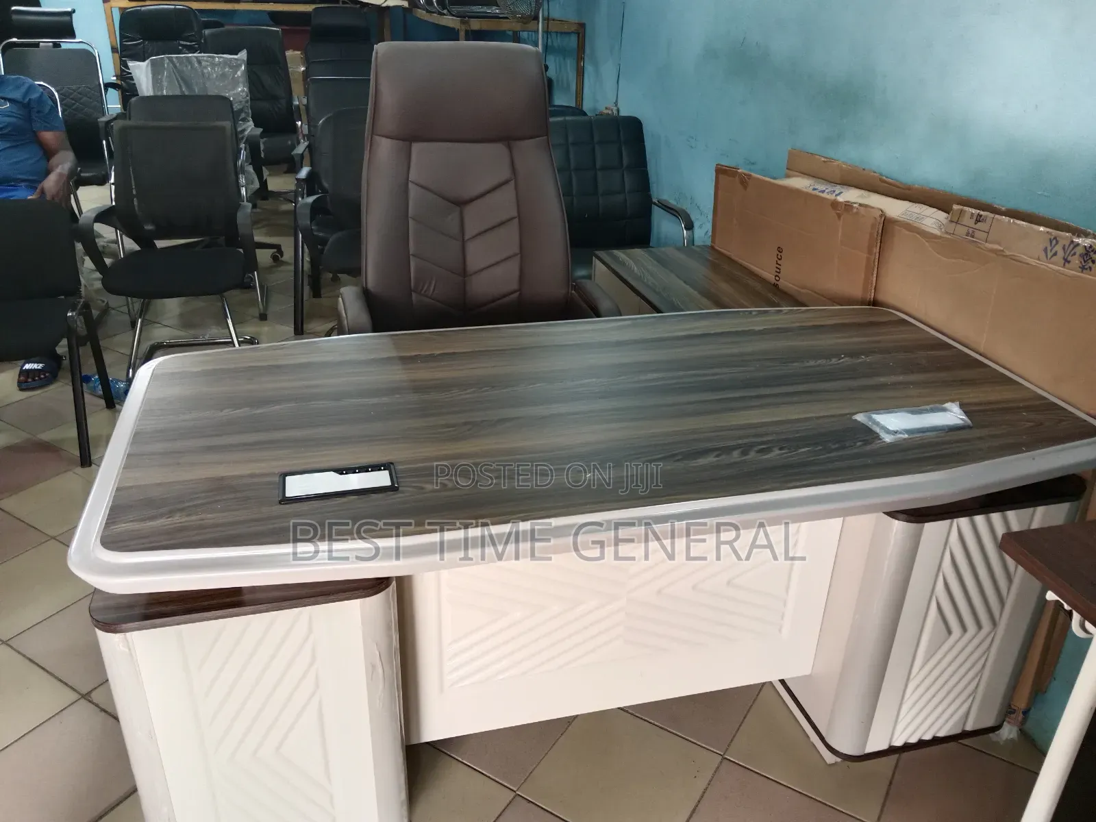 Exclusive Luxury High Quality Executive Office Table