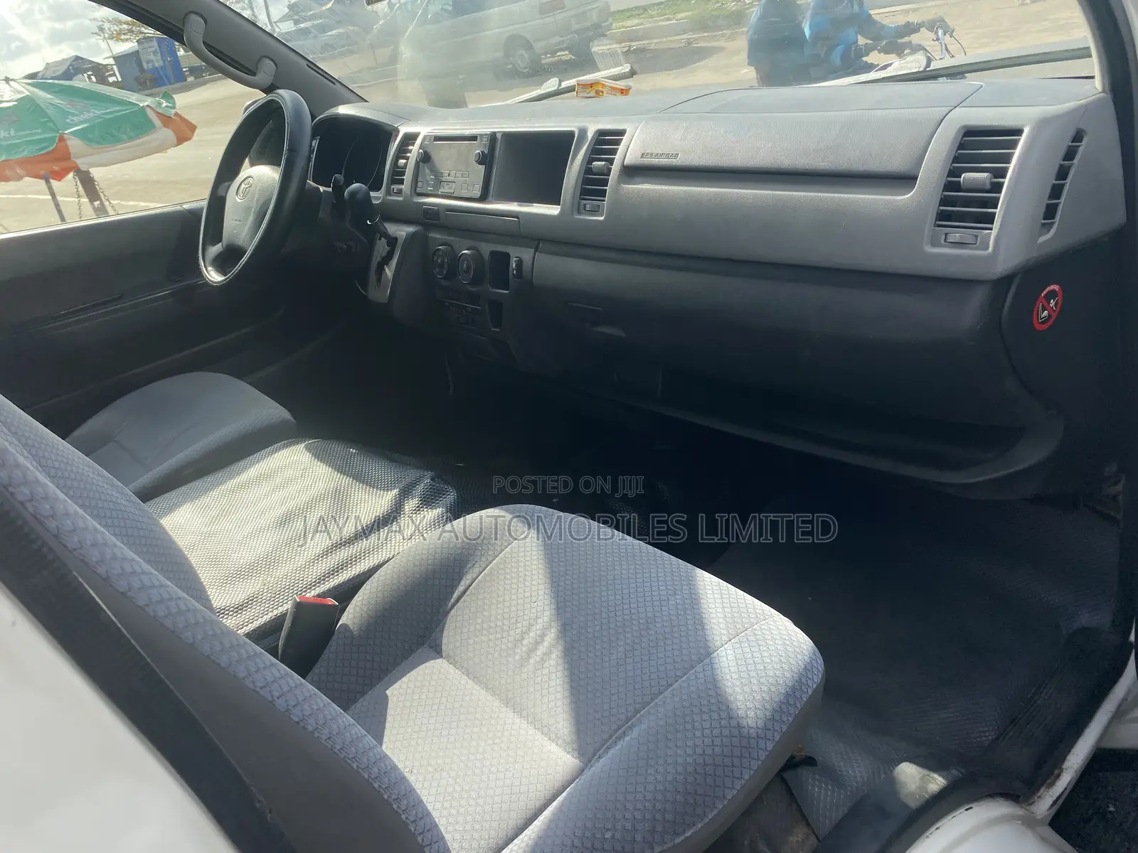 Toyota HiAce 2016 White