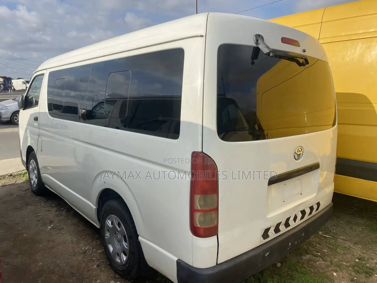 Toyota HiAce 2010 White
