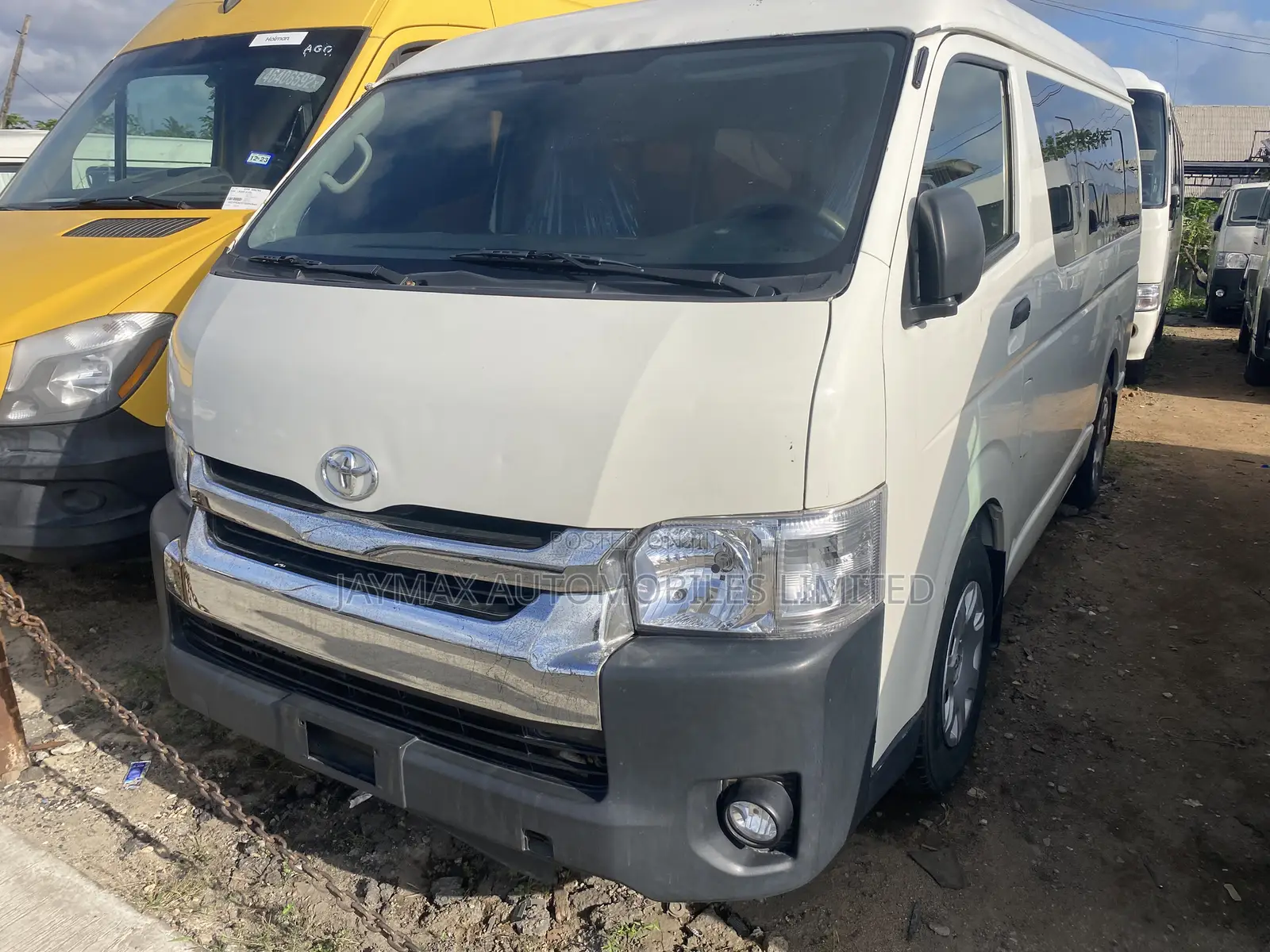 Toyota HiAce 2010 White