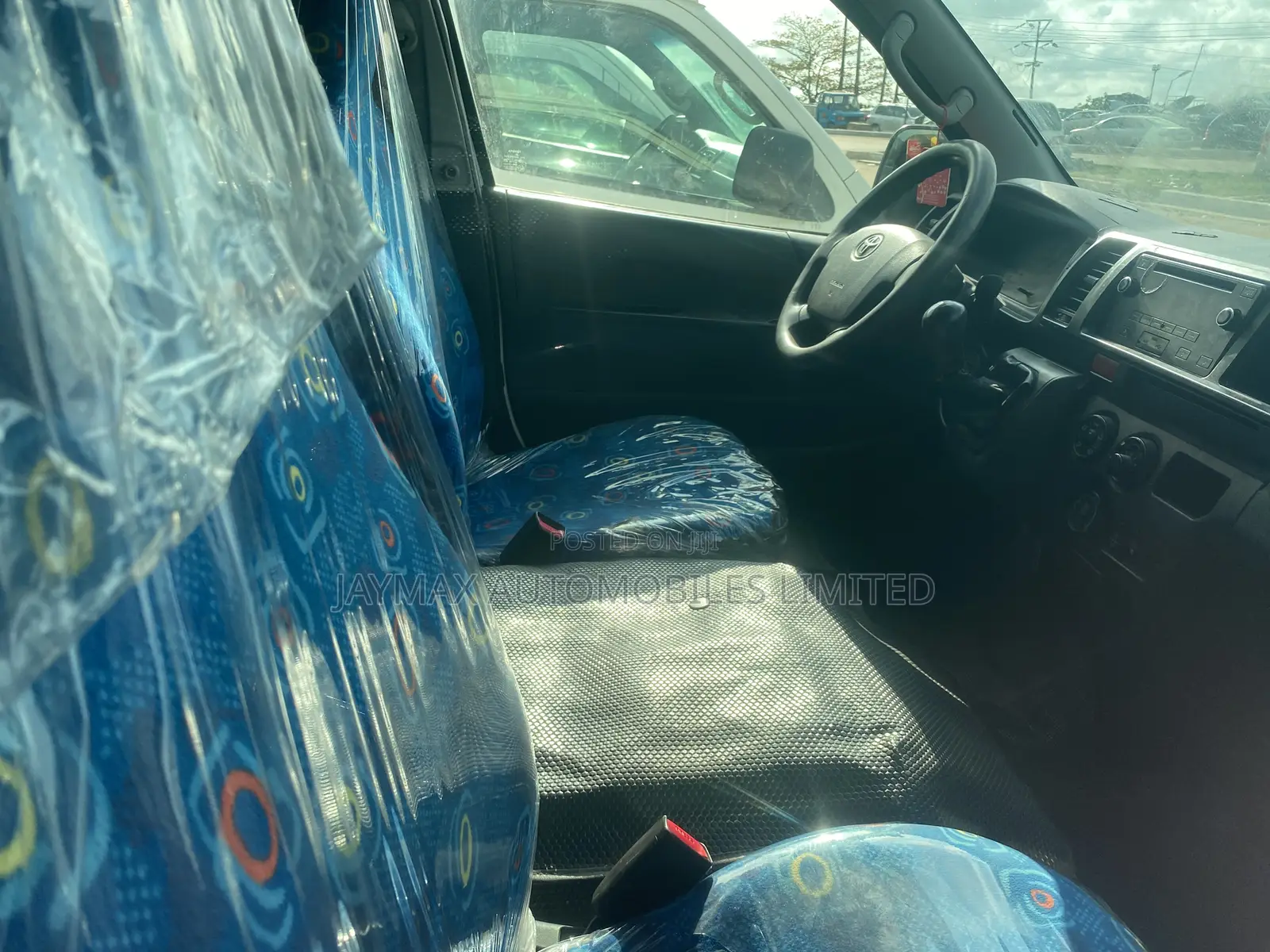 Toyota HiAce 2010 White