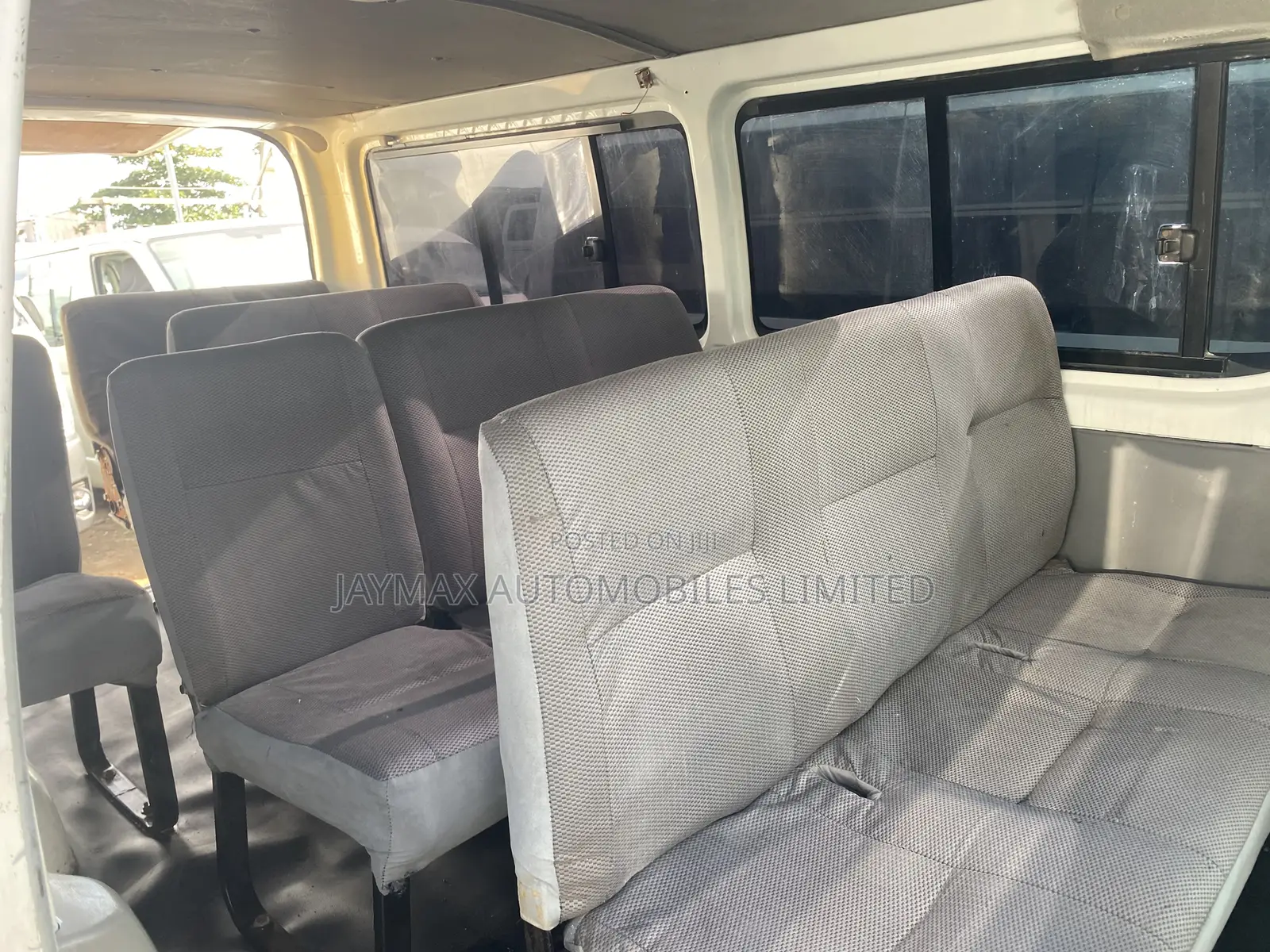 Toyota HiAce 2011 White
