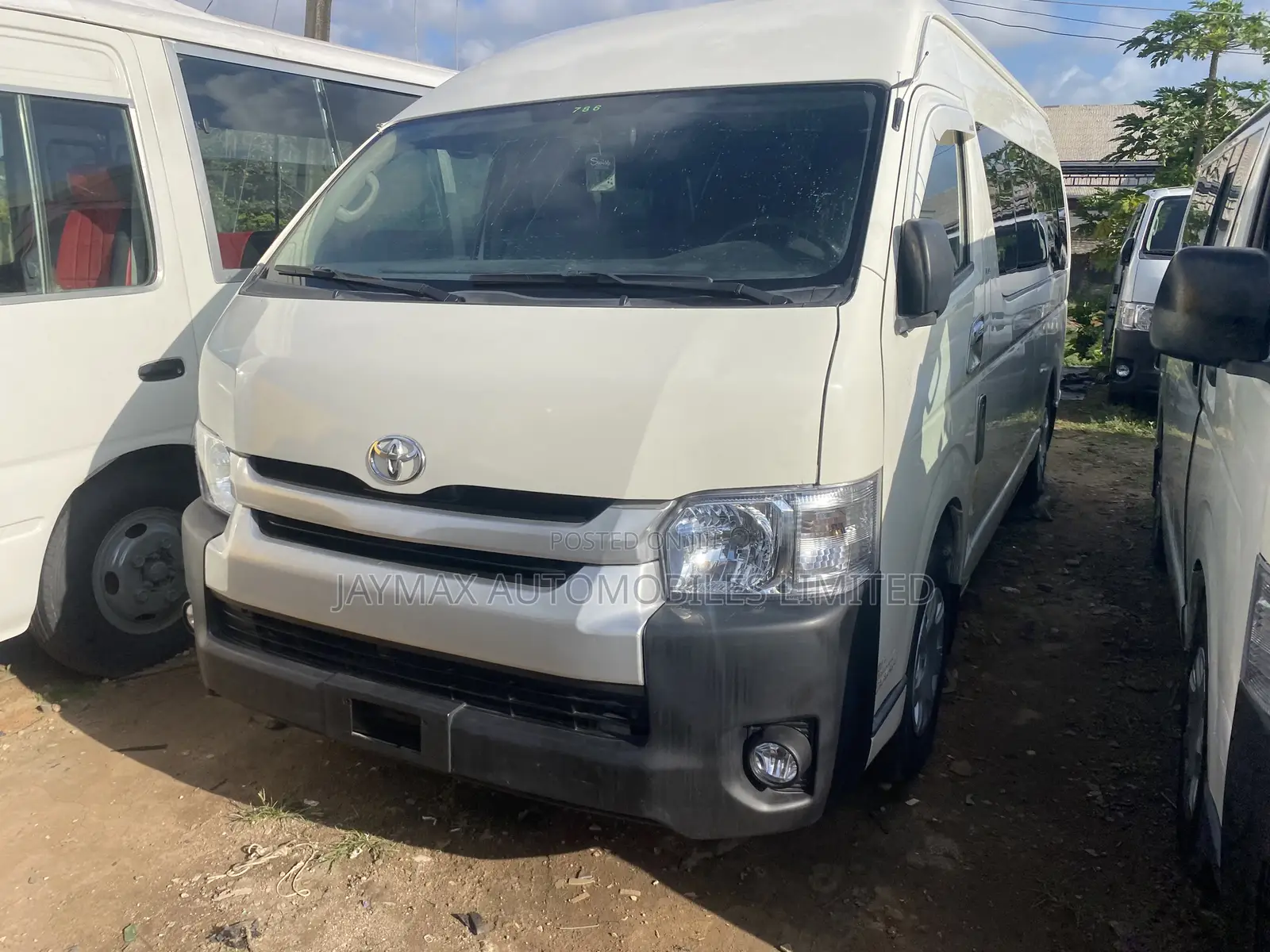 Toyota HiAce 2016 White