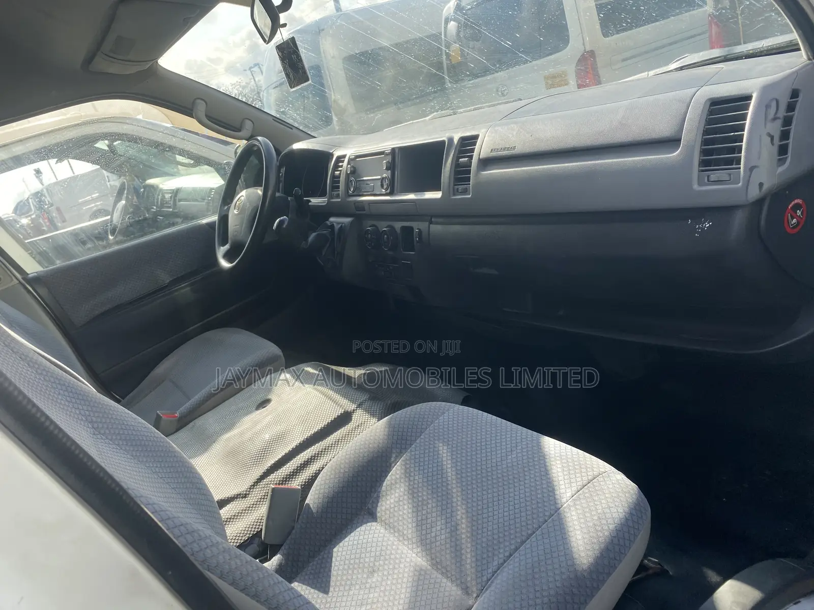 Toyota HiAce 2016 White