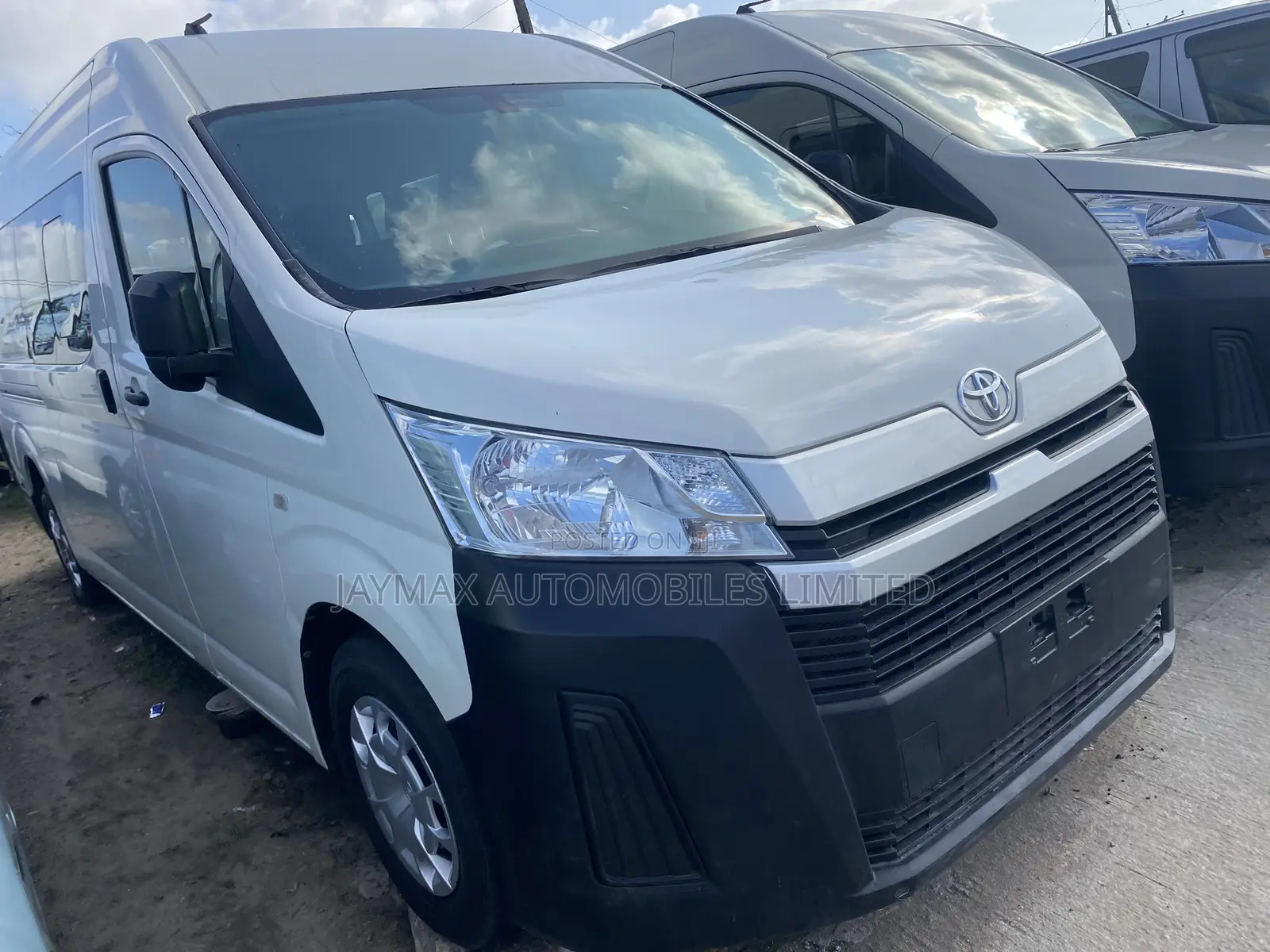 Toyota HiAce 2021 White