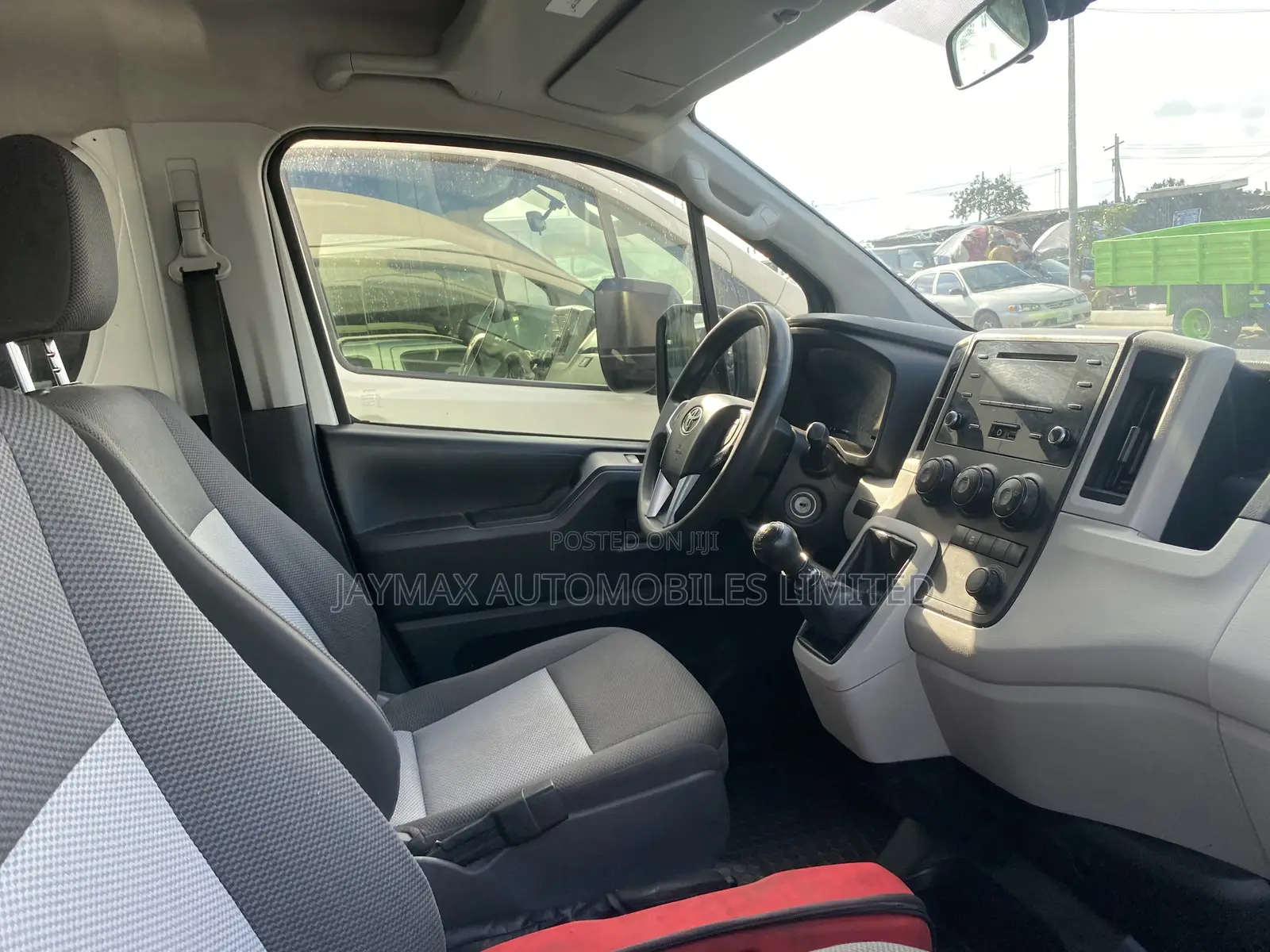 Toyota HiAce 2021 White