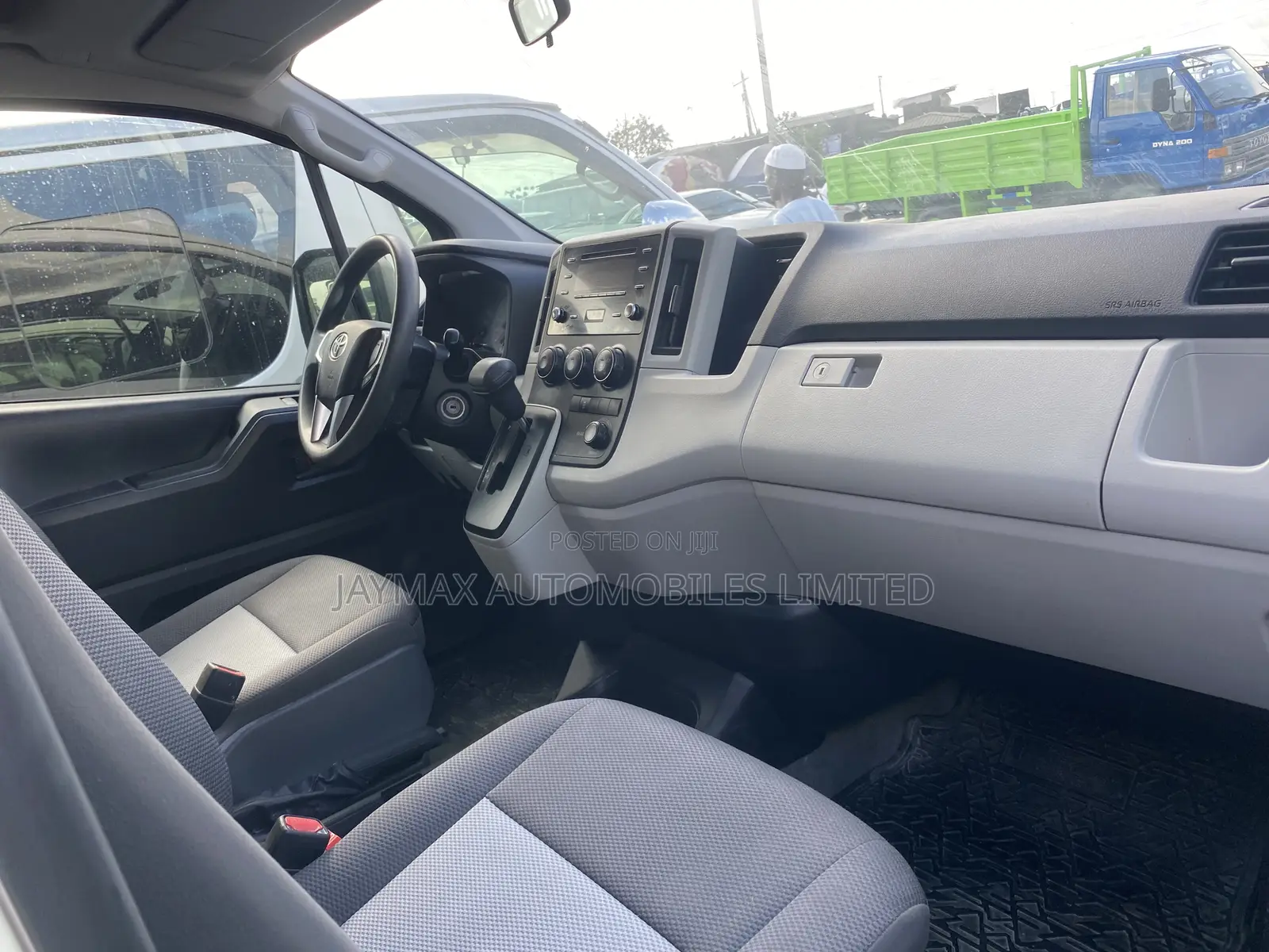 Toyota HiAce 2021 White
