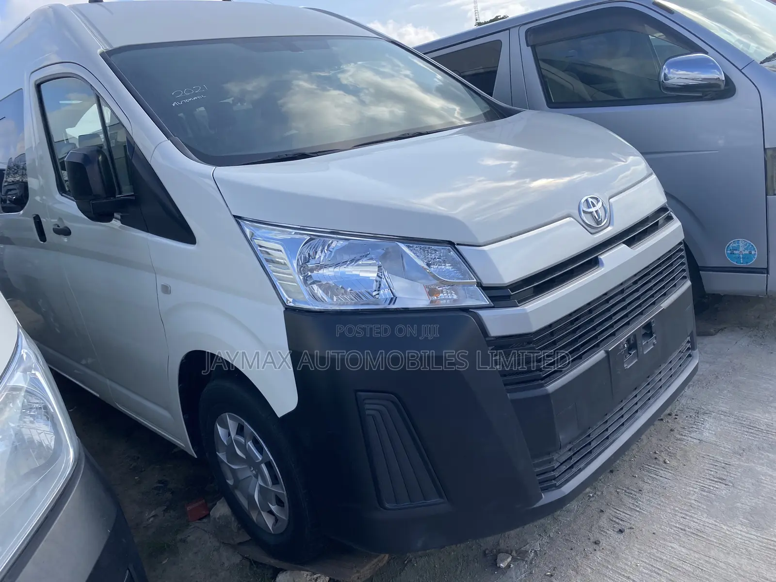 Toyota HiAce 2021 White