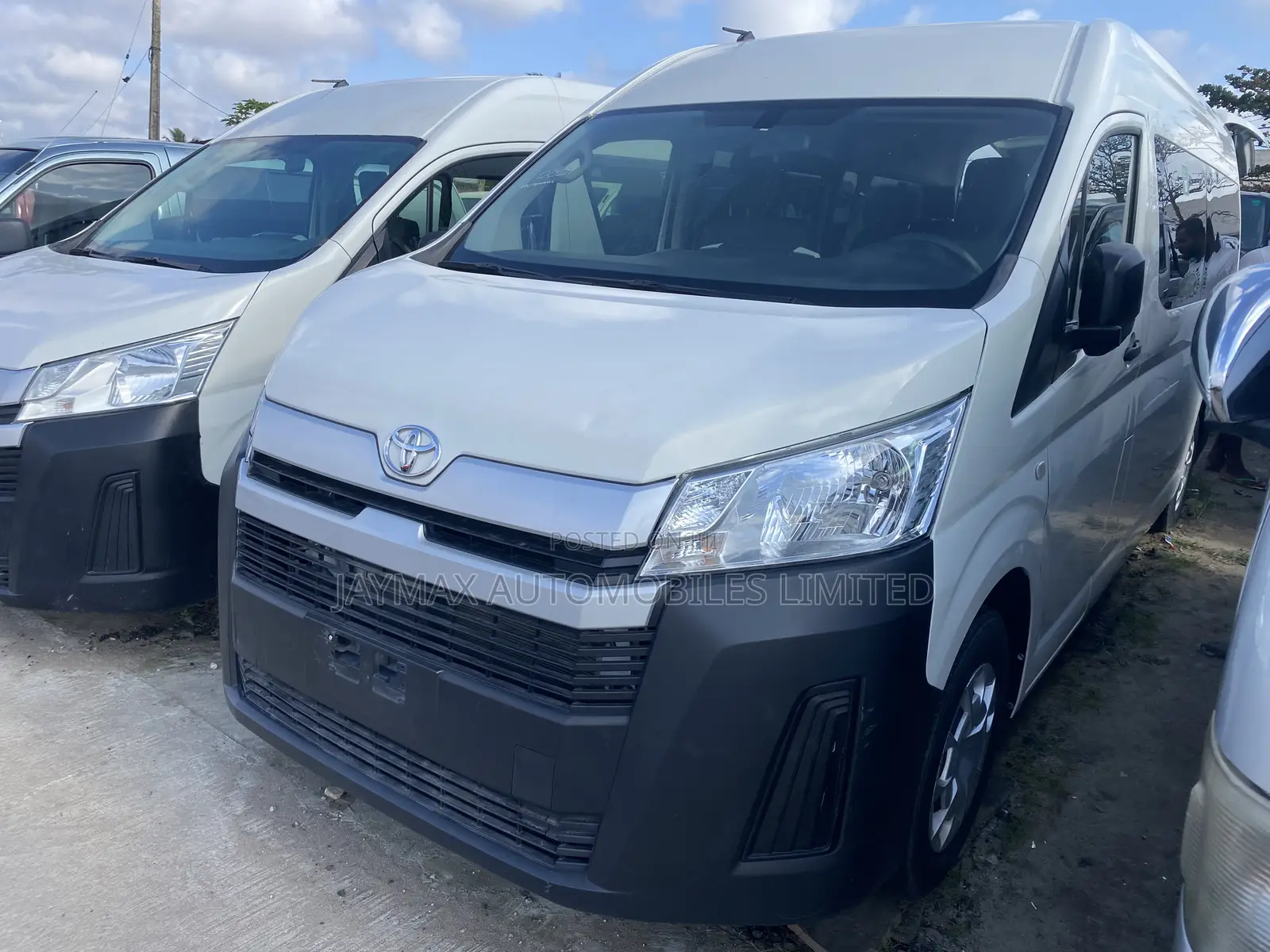 Toyota HiAce 2021 White