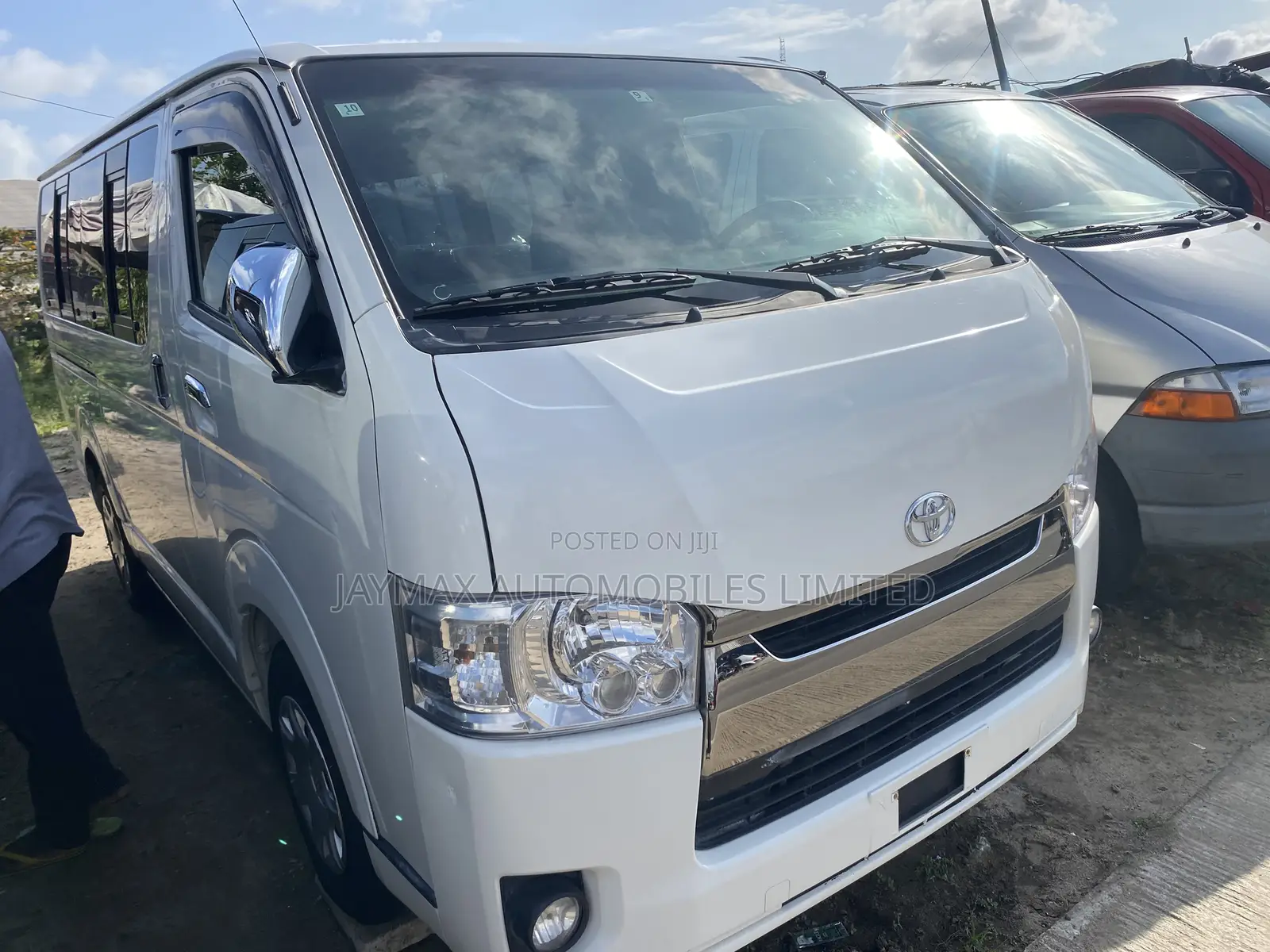 Toyota HiAce 2012 White