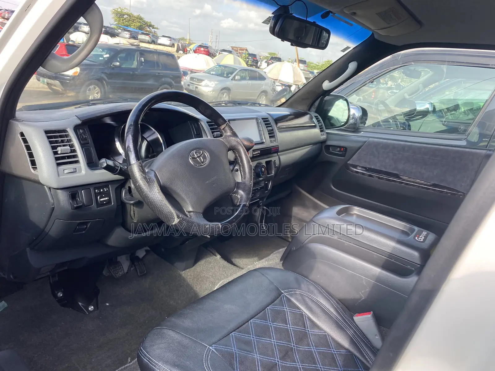 Toyota HiAce 2012 White