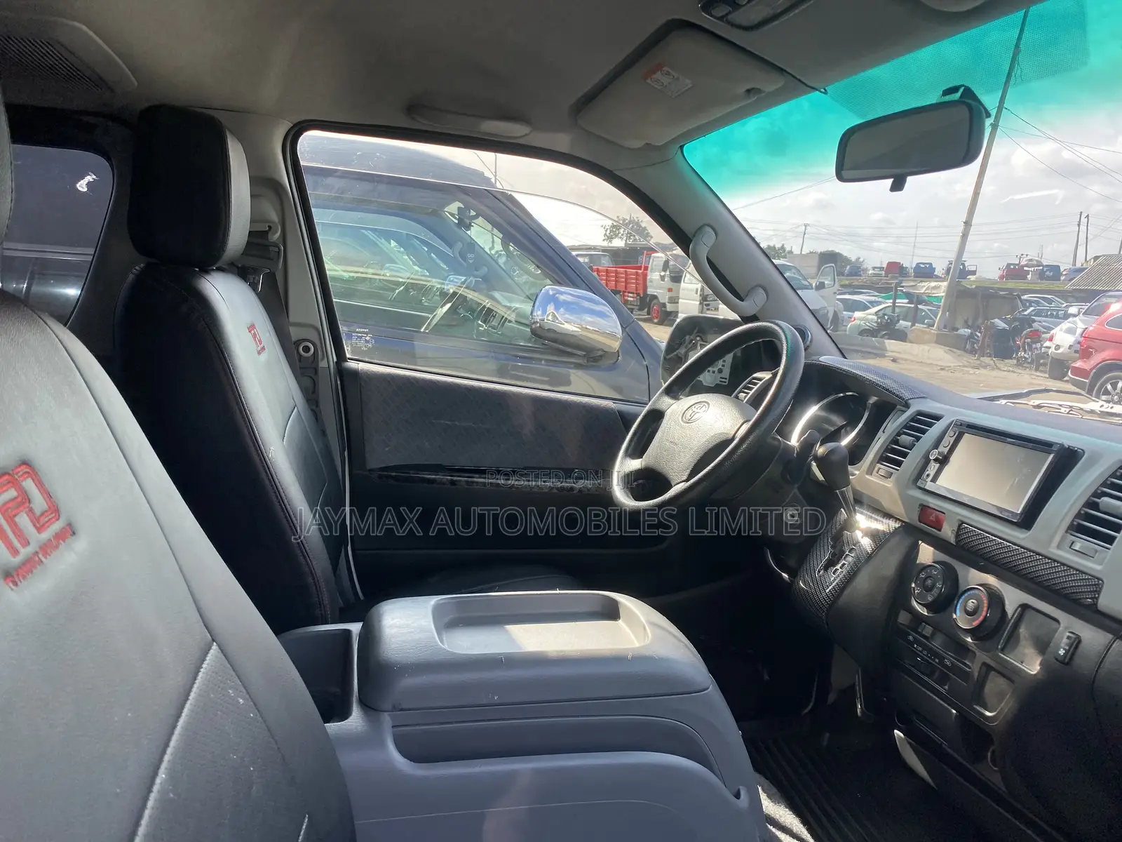Toyota HiAce 2012 White