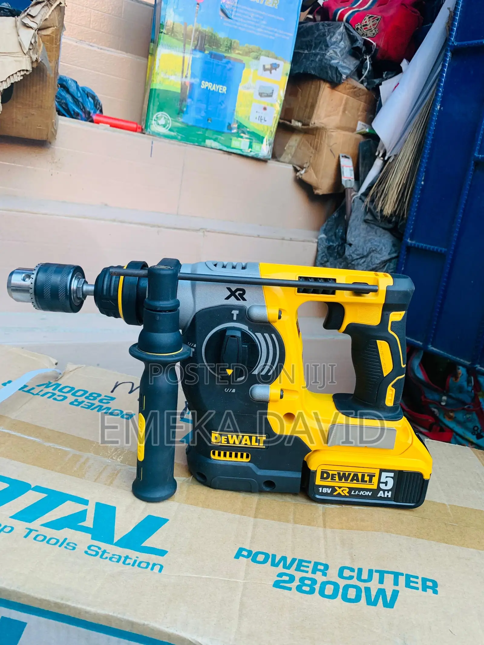 Dewalt Battery Rotary Hammer Machine 26mm 5 Amps Battery