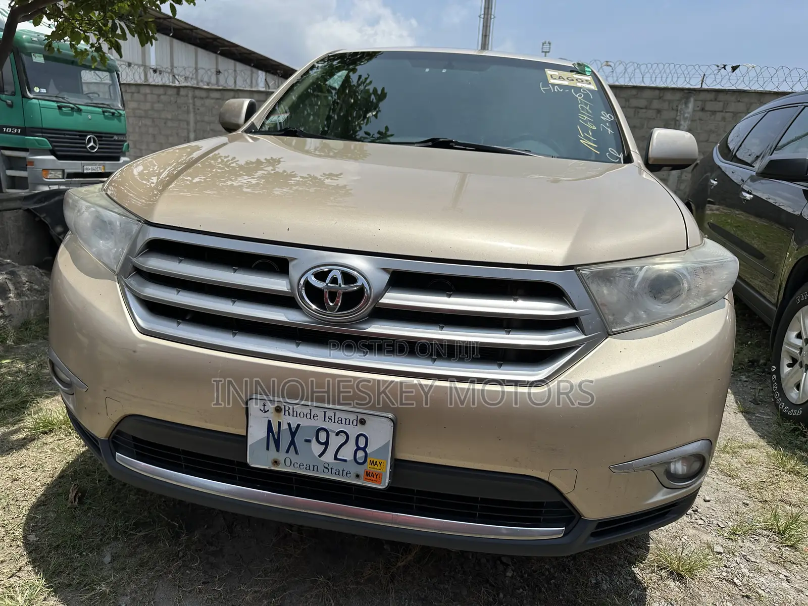 Toyota Highlander Limited 3.5l 4WD 2013 Gold