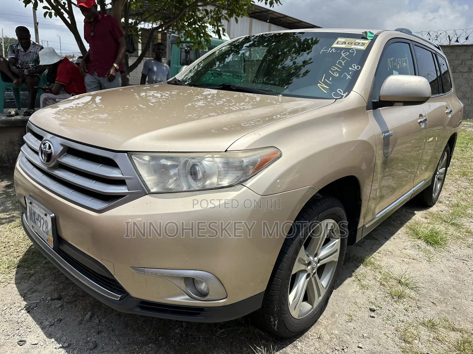 Toyota Highlander Limited 3.5l 4WD 2013 Gold