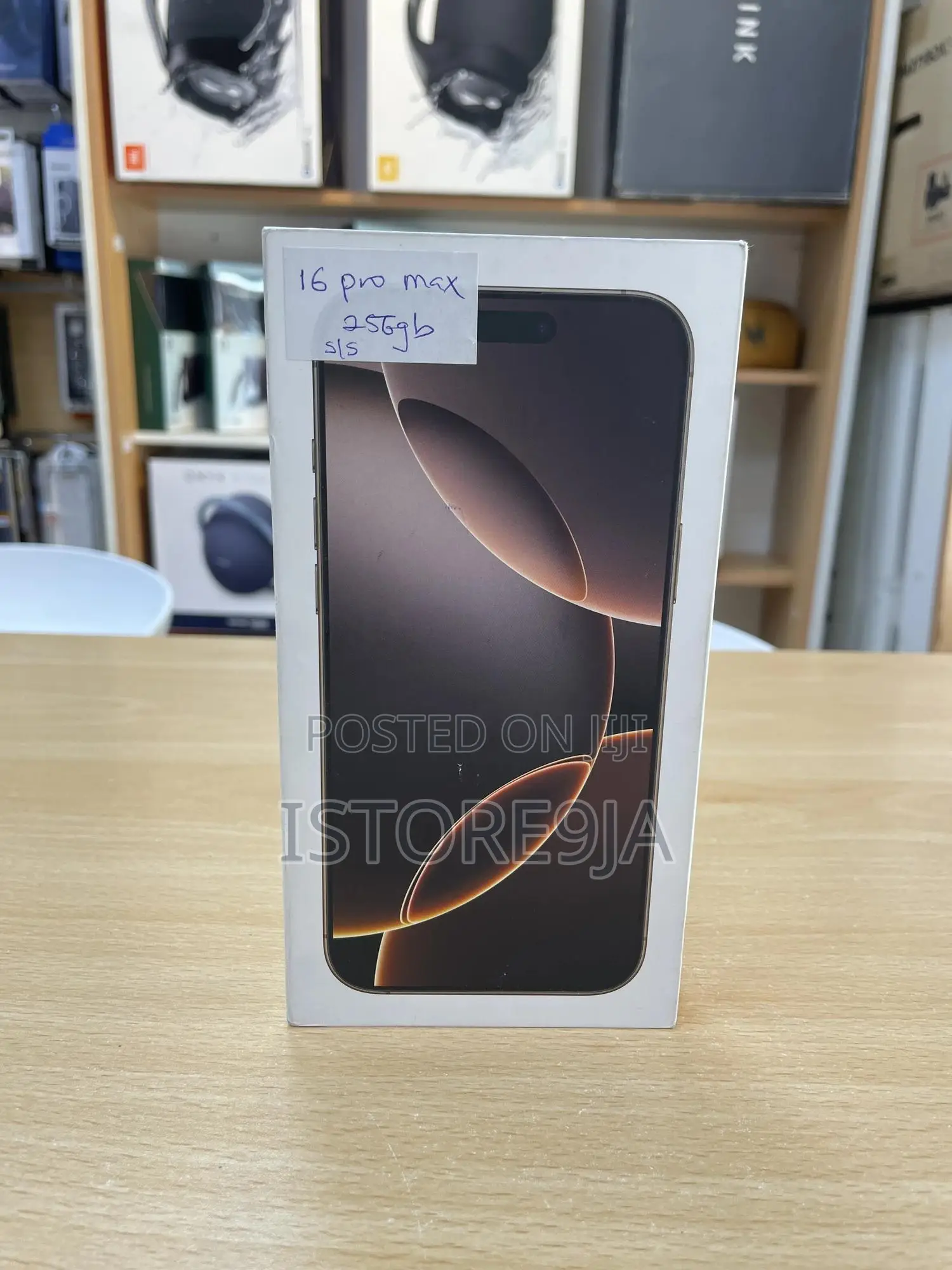 New Apple iPhone 16 Pro Max 256 GB Gold