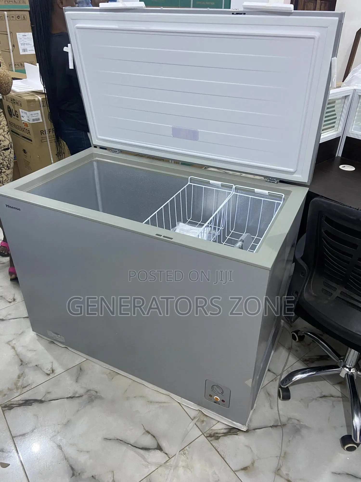 Convenient Defrost Drain Hisense 44kg Chest Freezer