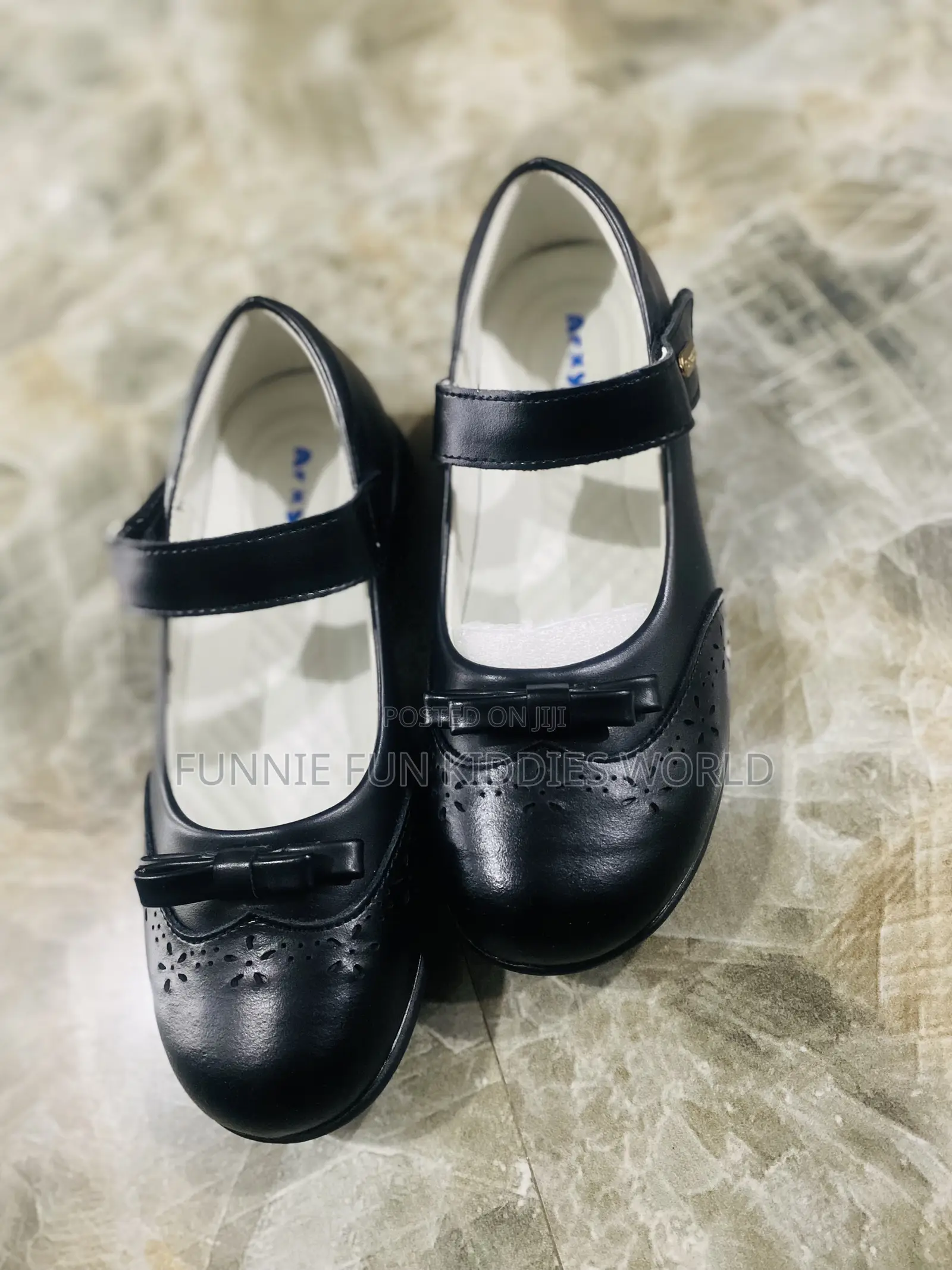 Arxyou Black Shoes for Girls