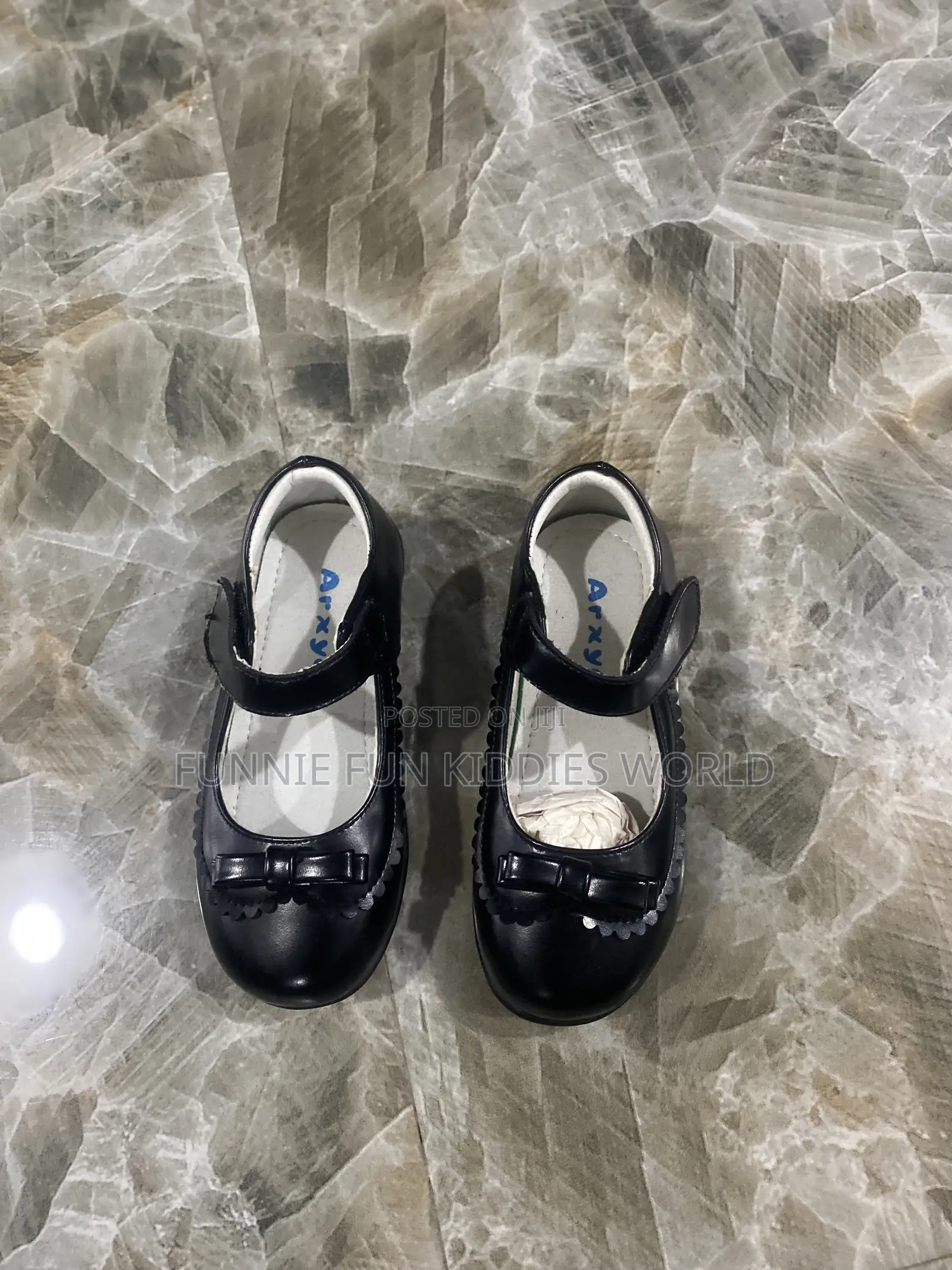 Arxyou Black Shoes for Girls