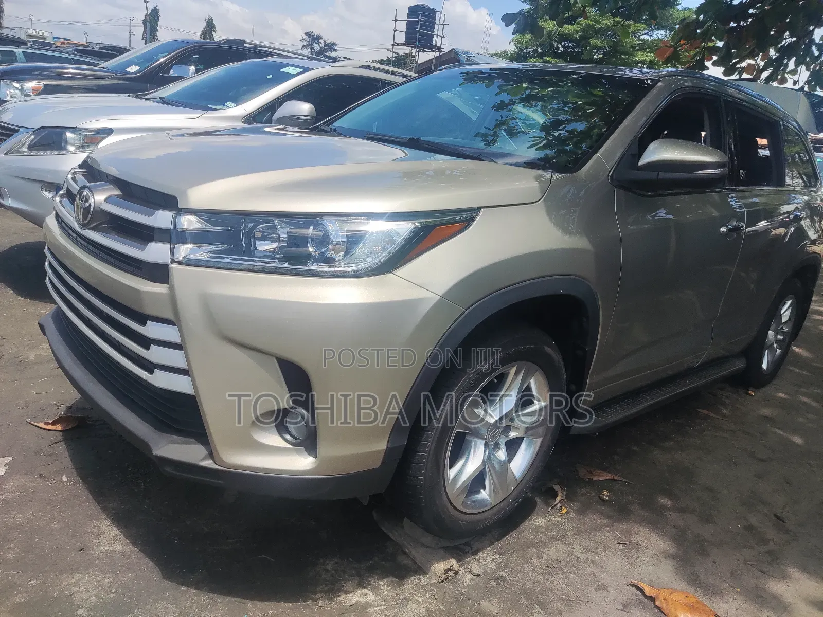 Toyota Highlander 2017 Gold