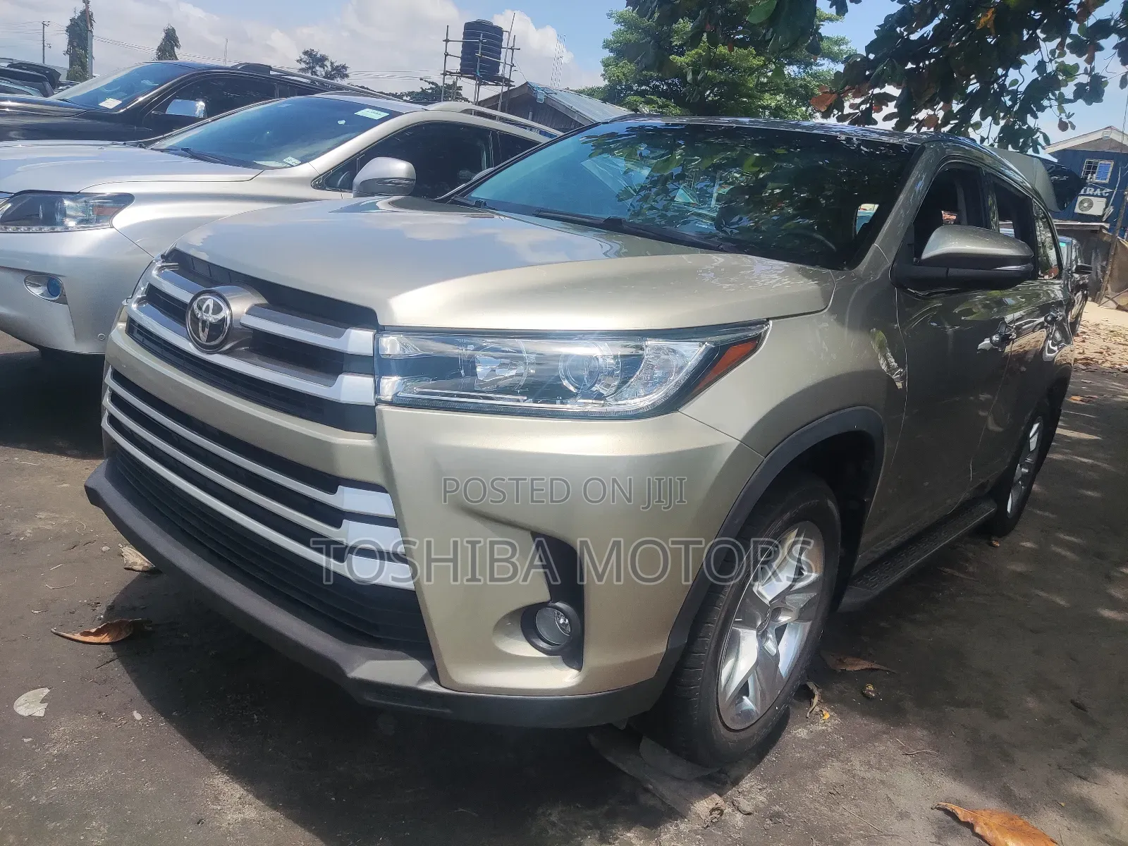 Toyota Highlander 2017 Gold