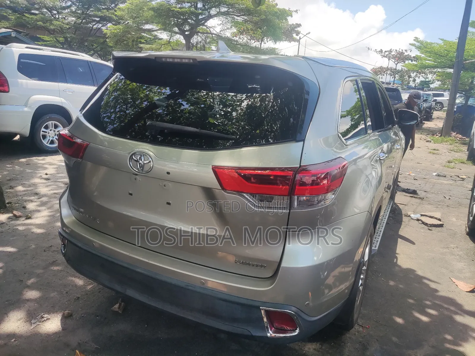 Toyota Highlander 2017 Gold