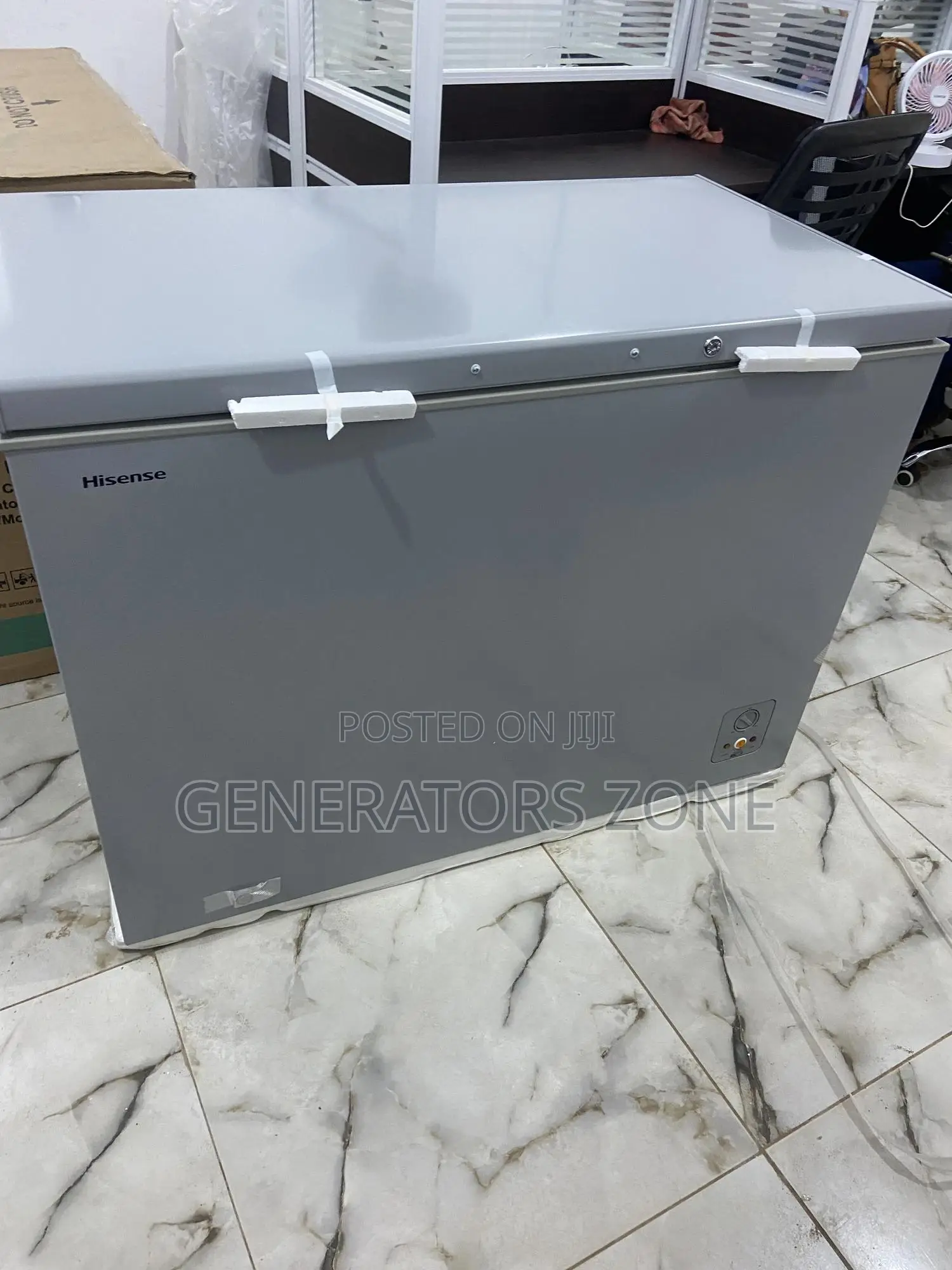 Hisense 297 Litres Chest Freezer (FC390SH) - Silver