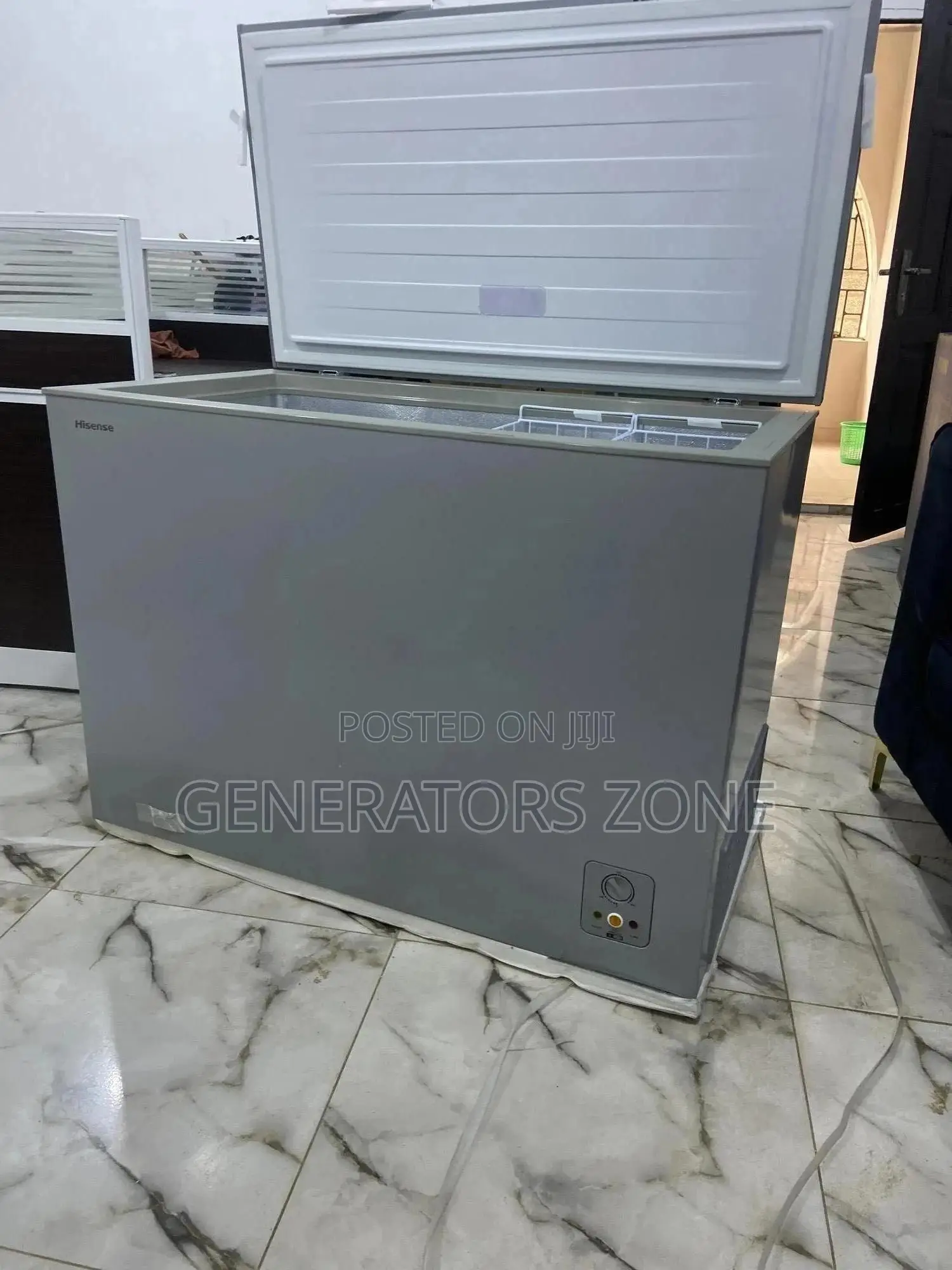 Hisense 300liters Chest Freezer Silver(FRZ FC 390 SH)