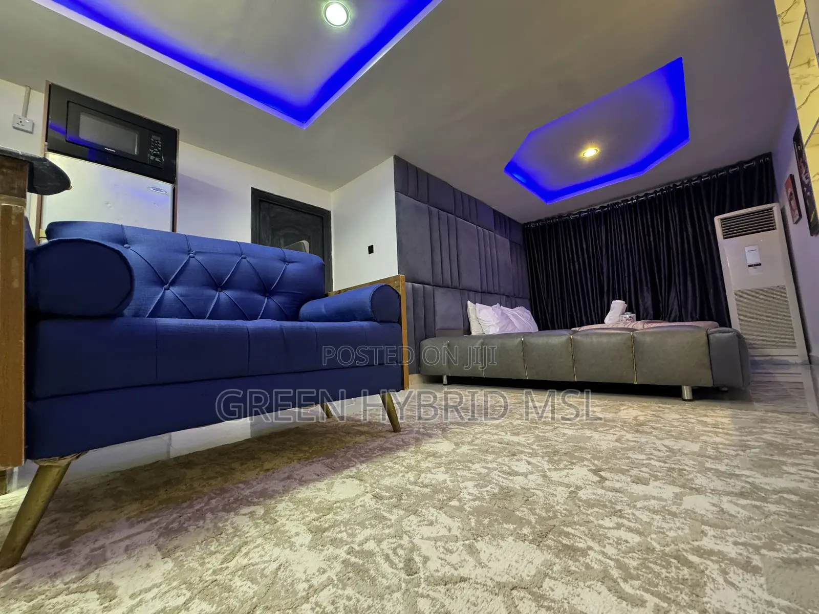 Cozy Pent House With Balcony for R R