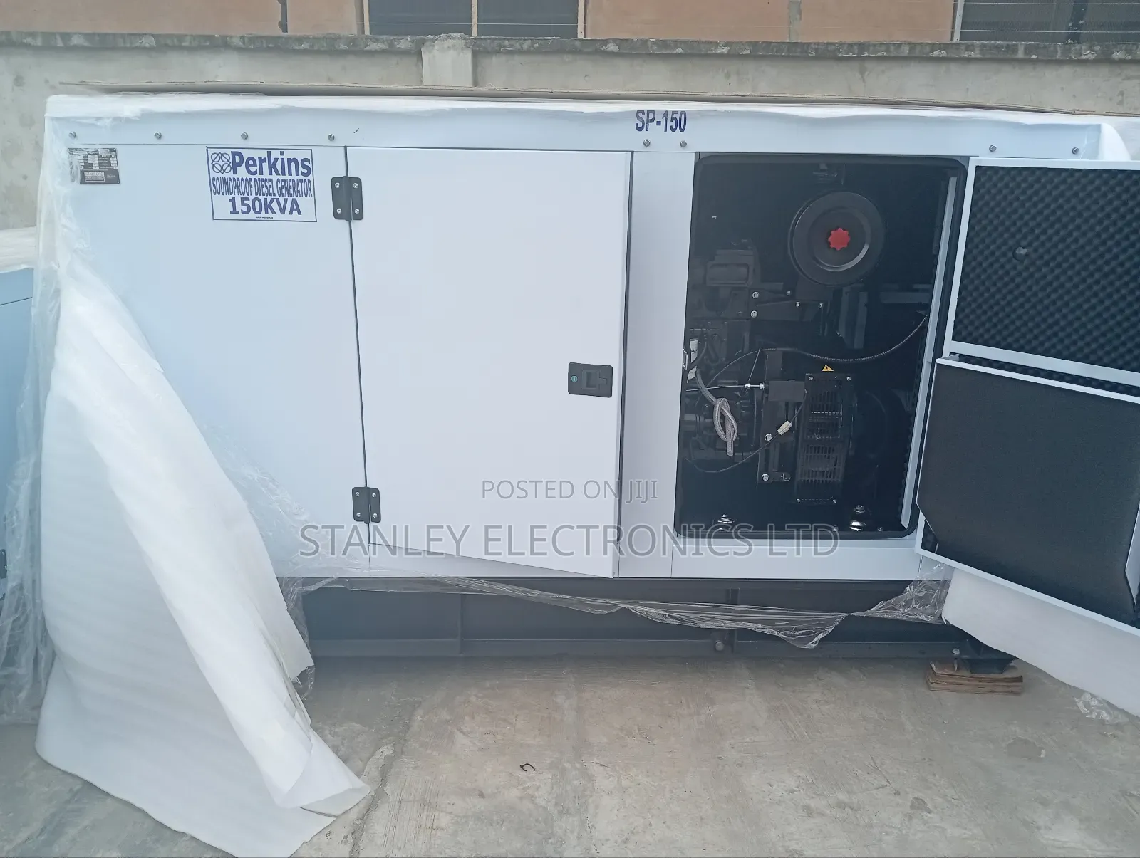 Super Silent 150kva Perkins Soundproof Generator 100% Copper
