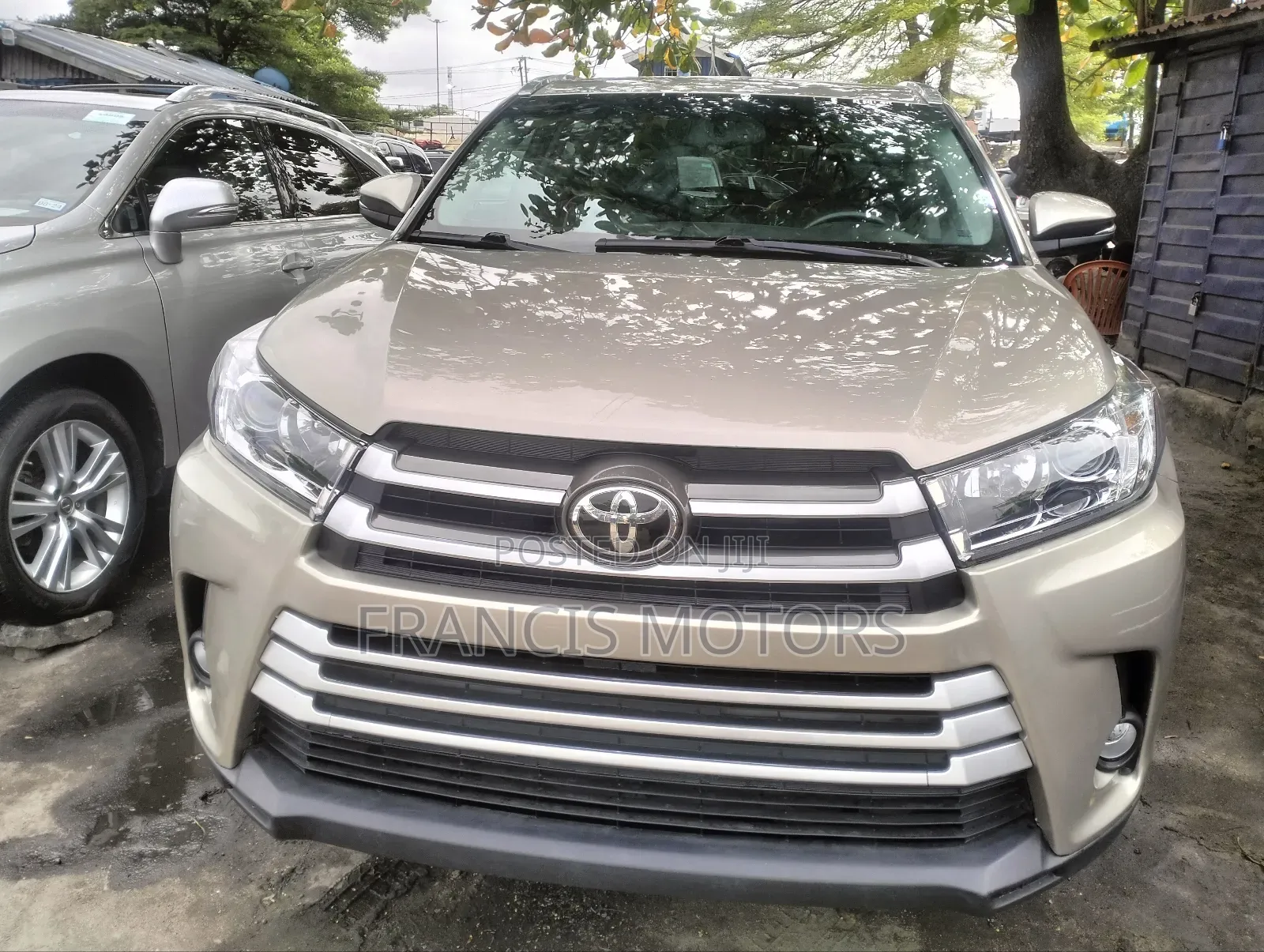 Toyota Highlander Limited 4x4 V6 (3.5L 6cyl 8A) 2017 Gold