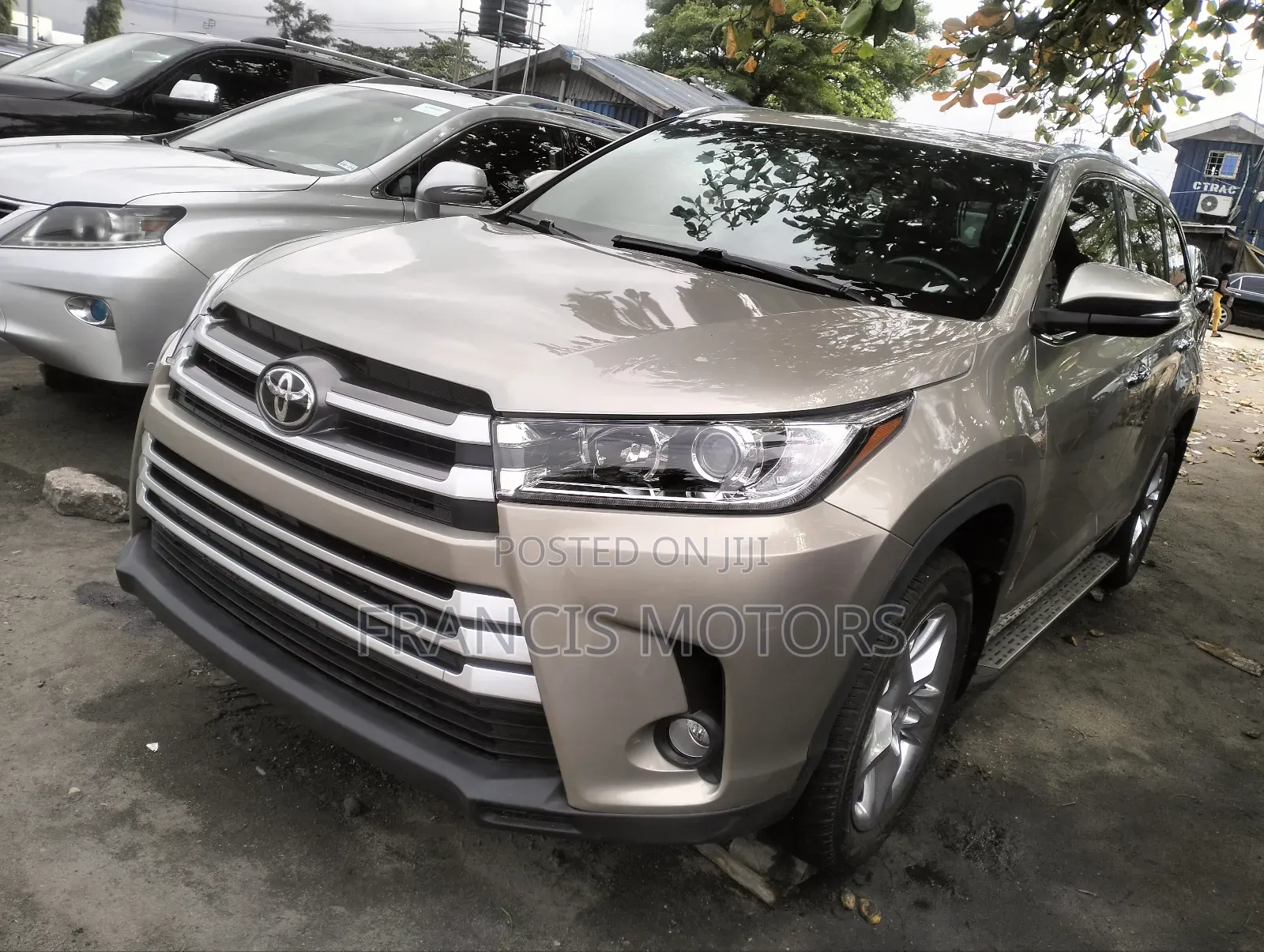 Toyota Highlander Limited 4x4 V6 (3.5L 6cyl 8A) 2017 Gold
