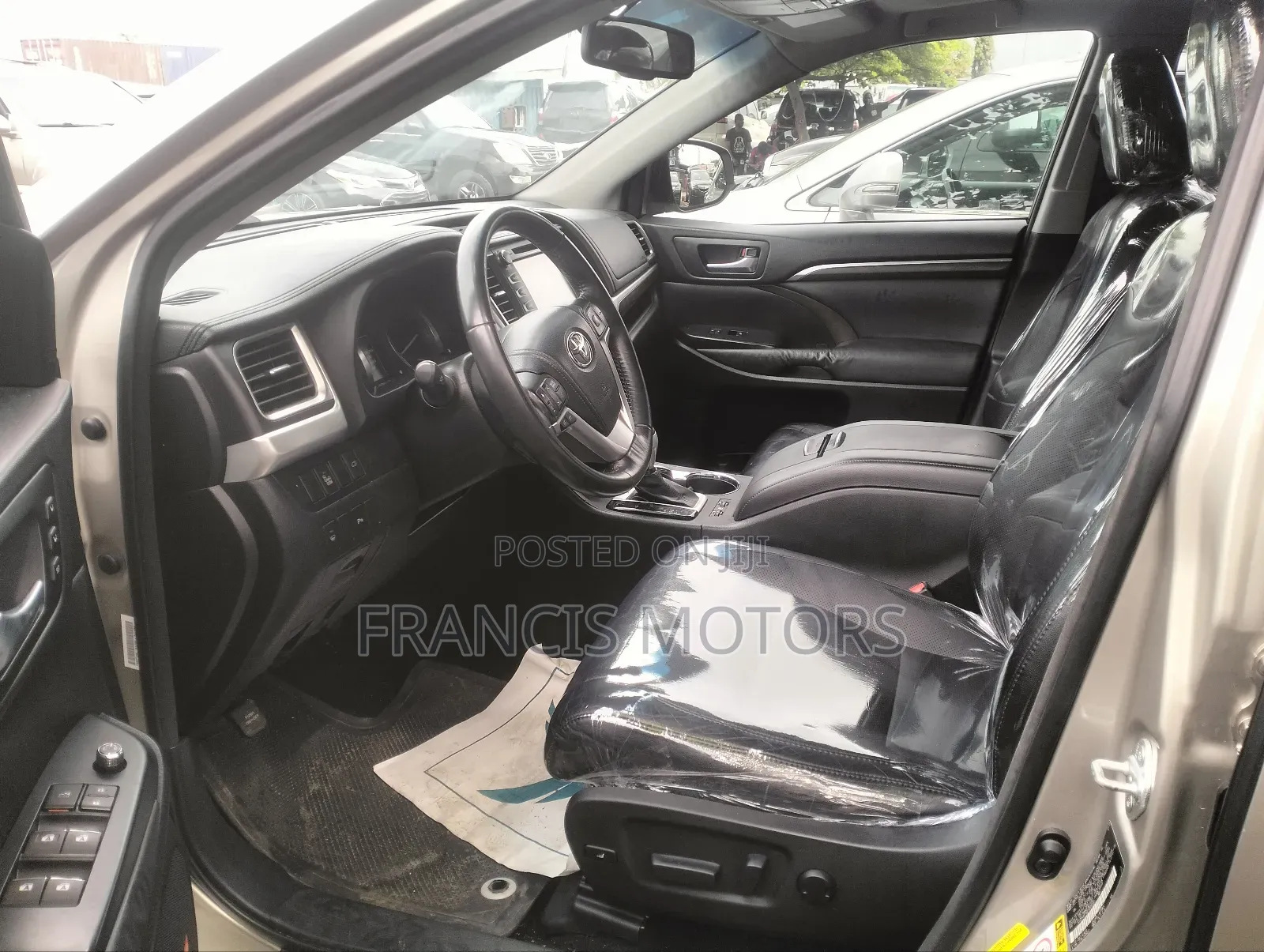 Toyota Highlander Limited 4x4 V6 (3.5L 6cyl 8A) 2017 Gold