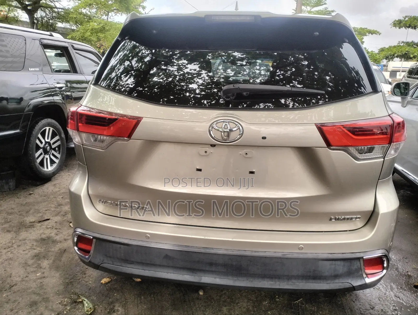 Toyota Highlander Limited 4x4 V6 (3.5L 6cyl 8A) 2017 Gold