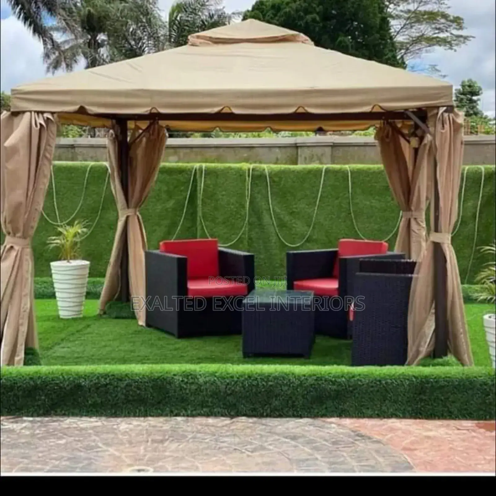 A Unique Quality Outdoor Set
