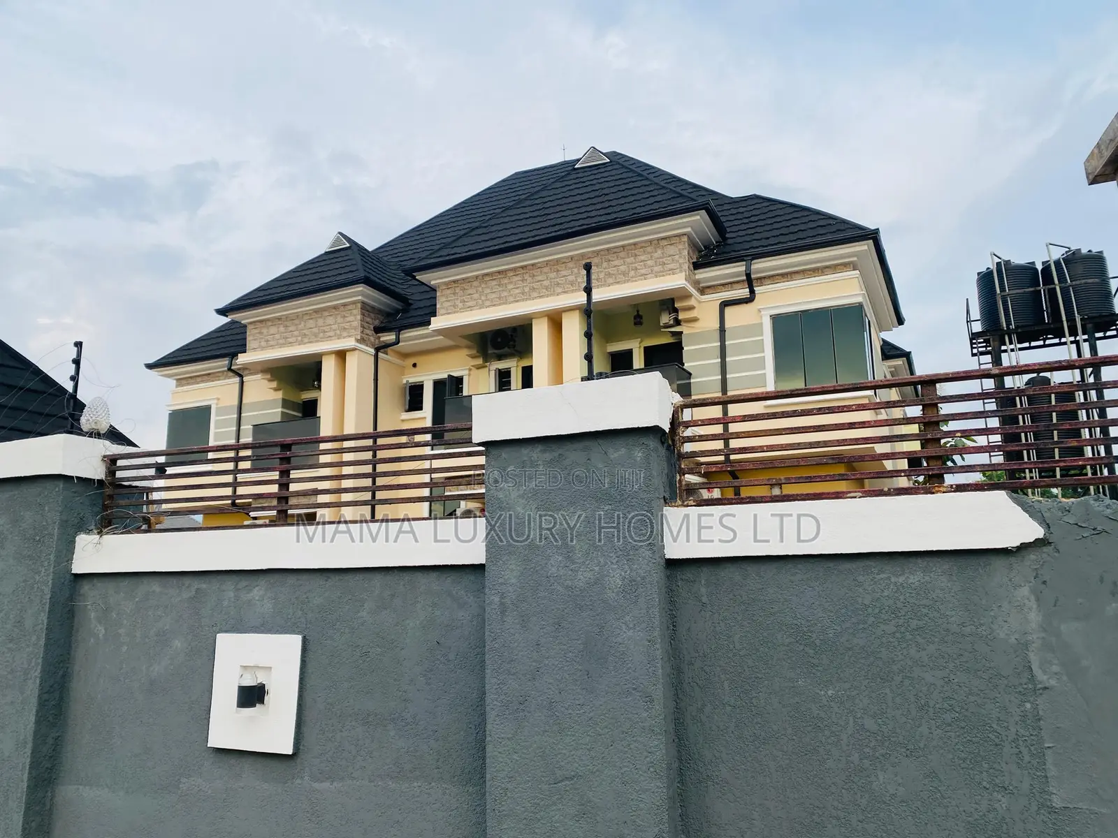 Enugu Shortlet - 2 Bedroom Duplex Serviced Apartment in Gra