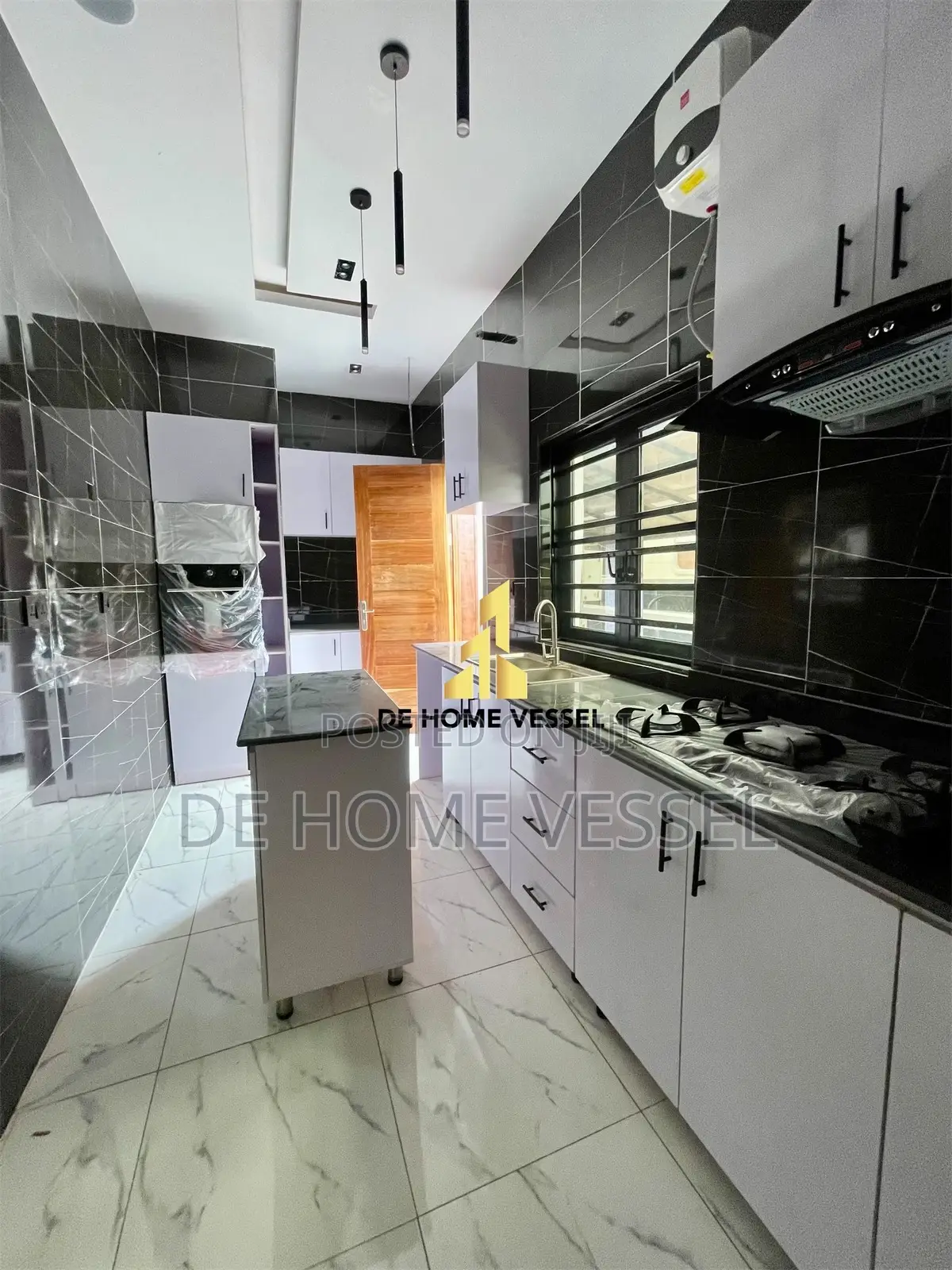 4bdrm Duplex in Ikota for sale