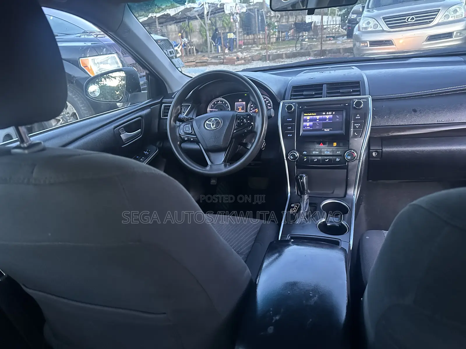 Toyota Camry LE 4dr Sedan (2.5L 4cyl 6A) 2017 White