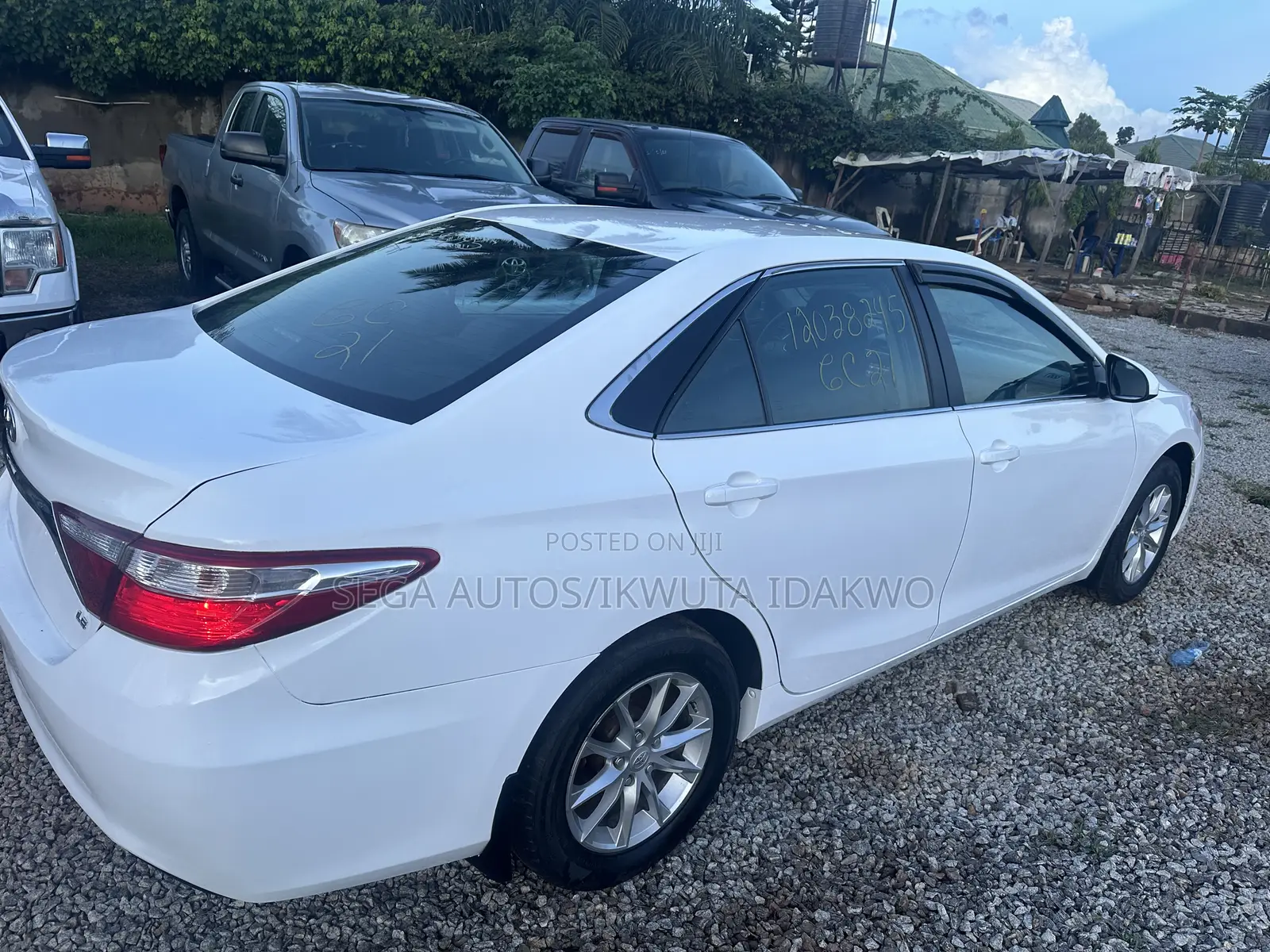 Toyota Camry LE 4dr Sedan (2.5L 4cyl 6A) 2017 White