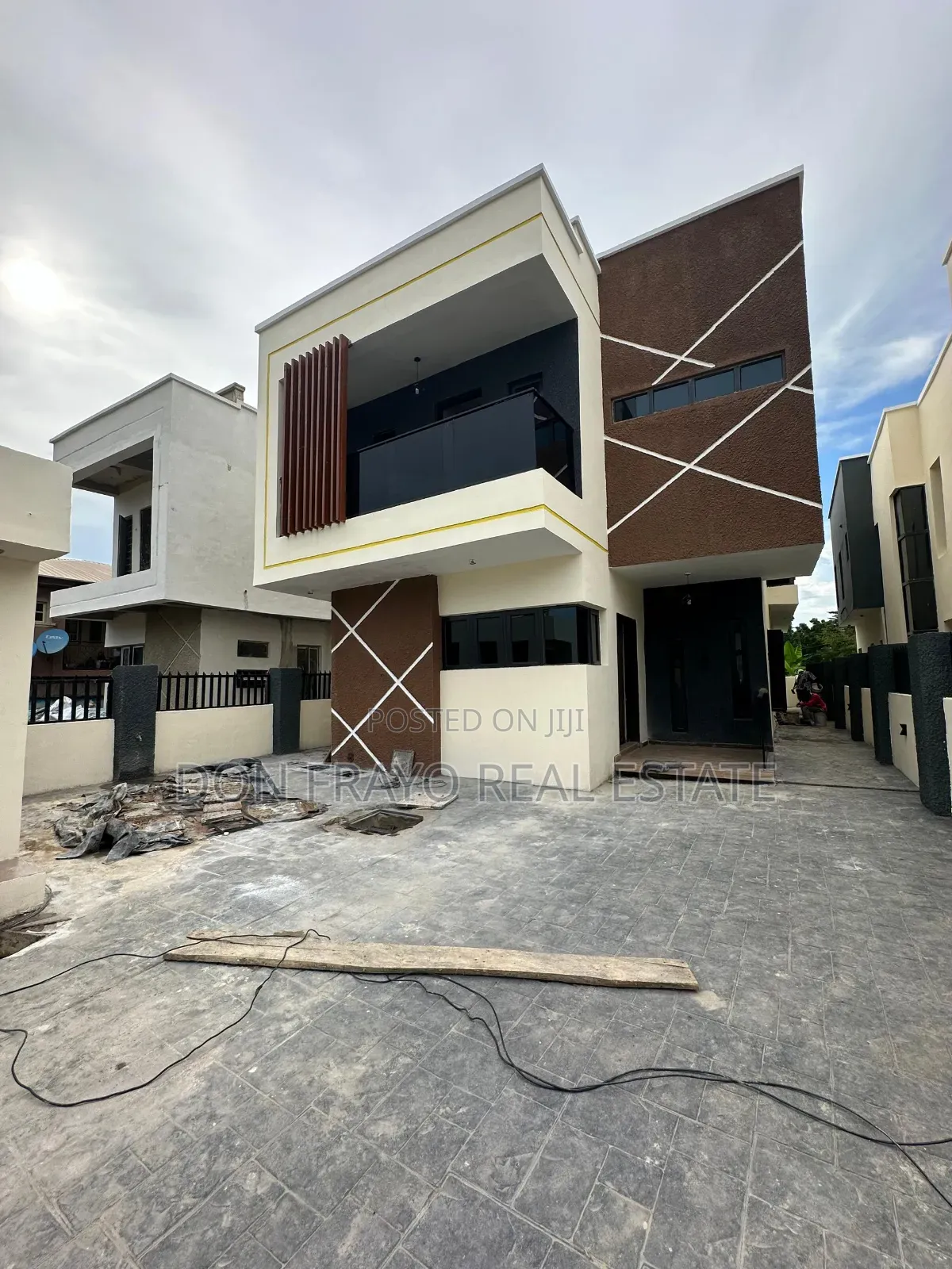 5bdrm Duplex in Ikolaba Estate, Agodi for sale