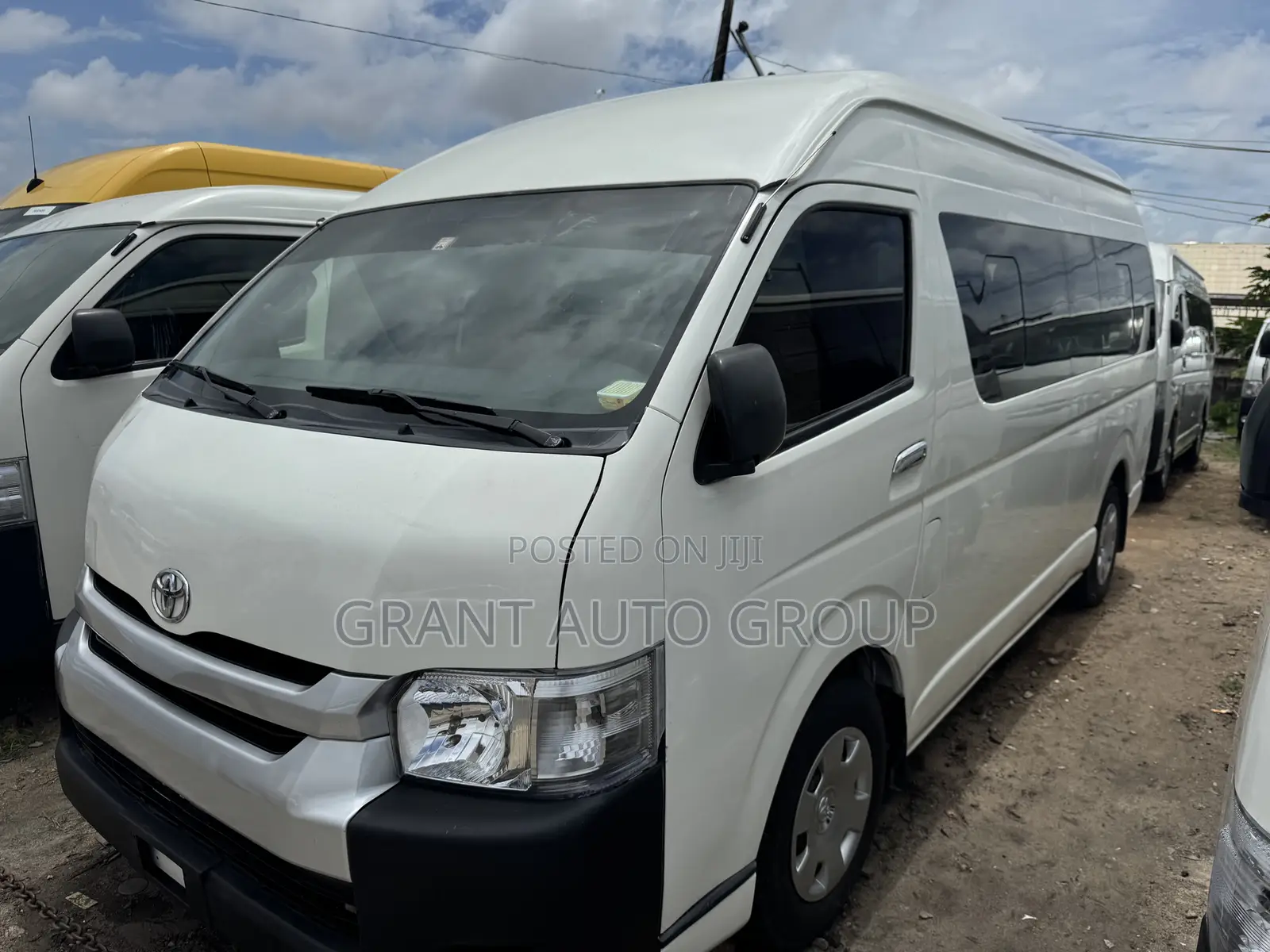 Toyota HiAce 2017 White