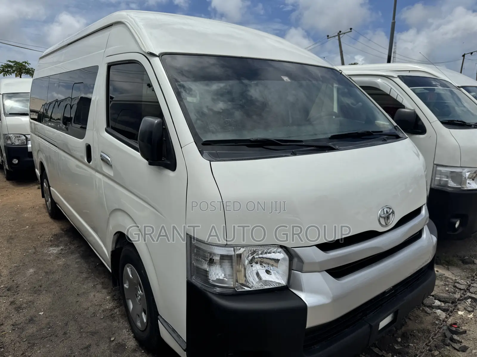Toyota HiAce 2017 White