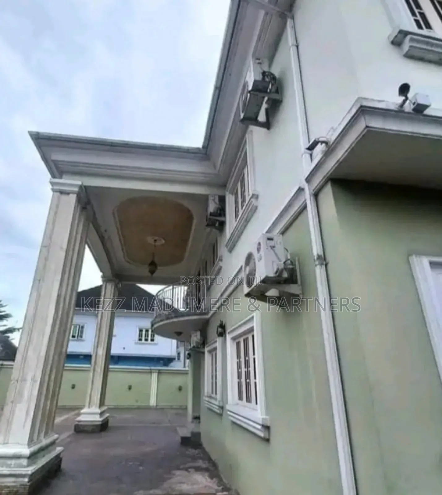 5bdrm Duplex in Off G.U Aker Road , for sale