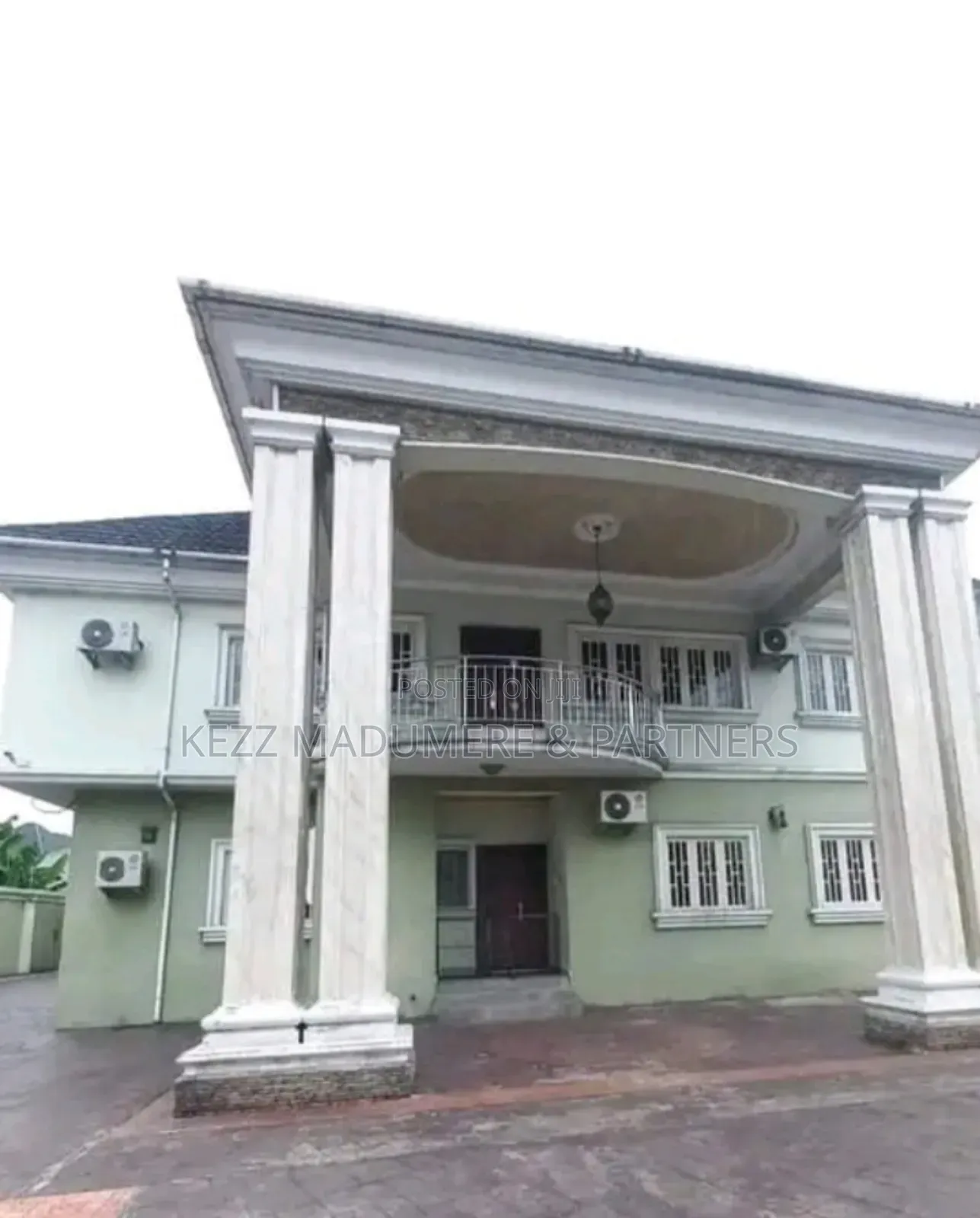5bdrm Duplex in Off G.U Aker Road , for sale