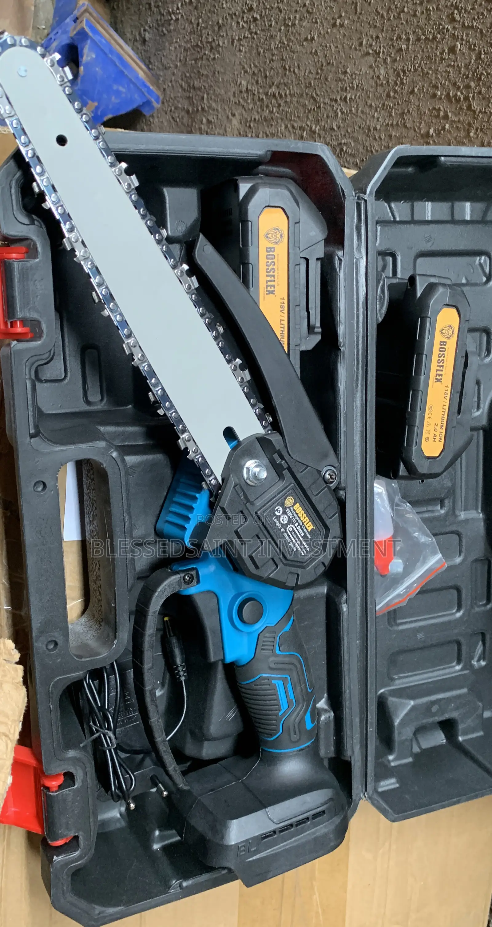Bosch Chainsaw Rechargeable 118v 8”